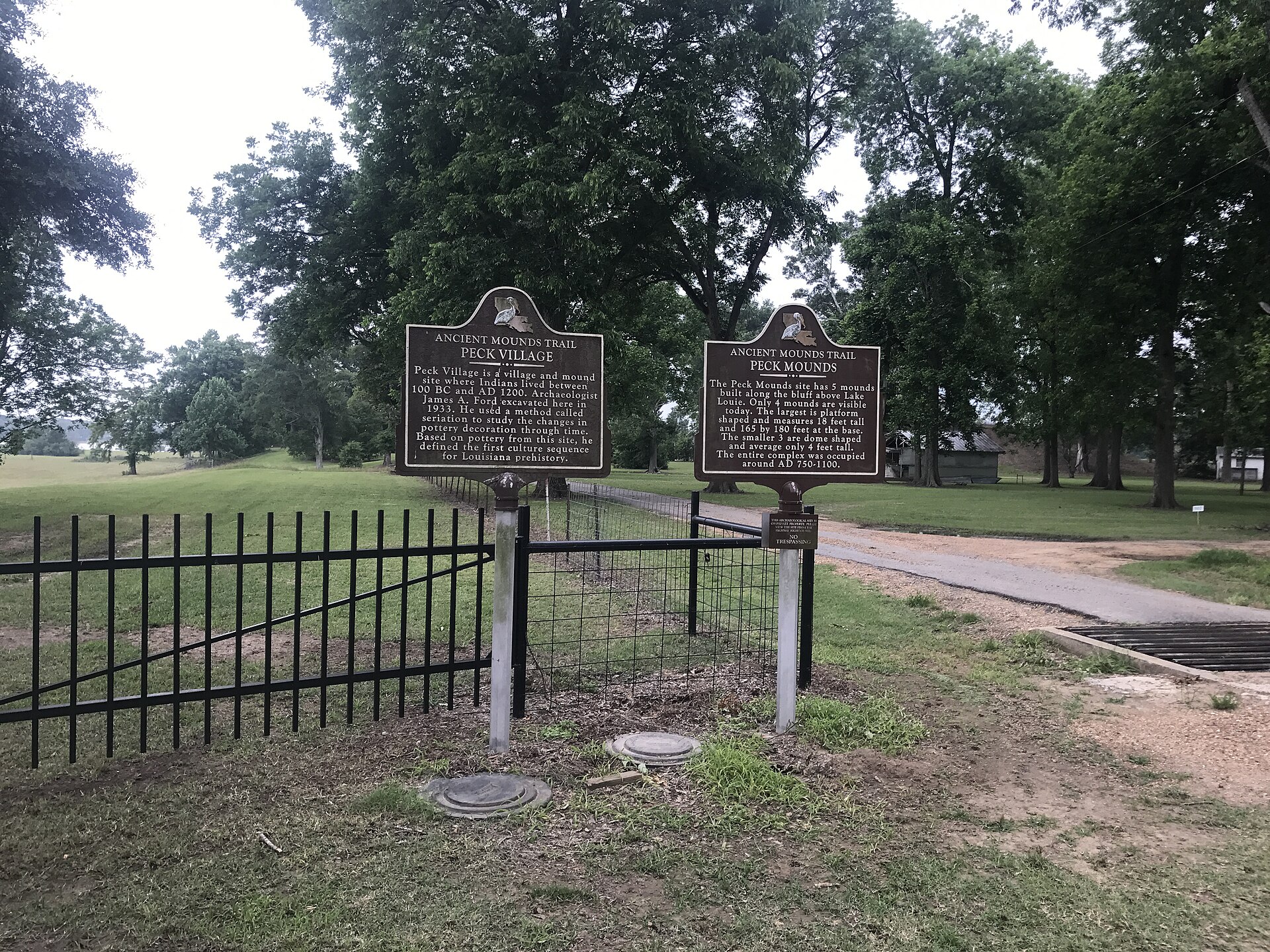 Peck Mounds/Village markers — Catahoula Parish, Louisiana