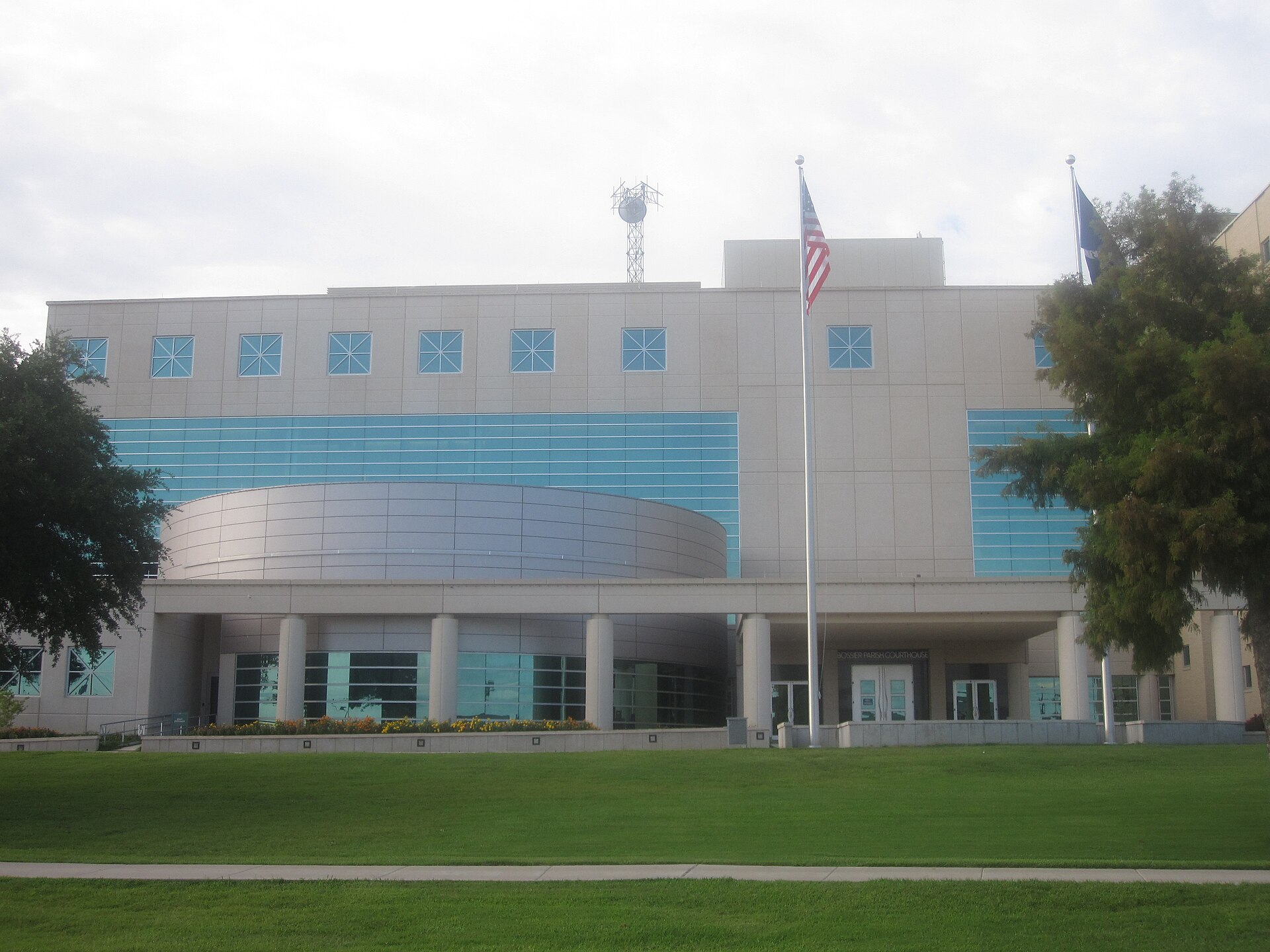 Photo of renovated Bossier Parish Courthouse in Benton, LA — Louisiana
