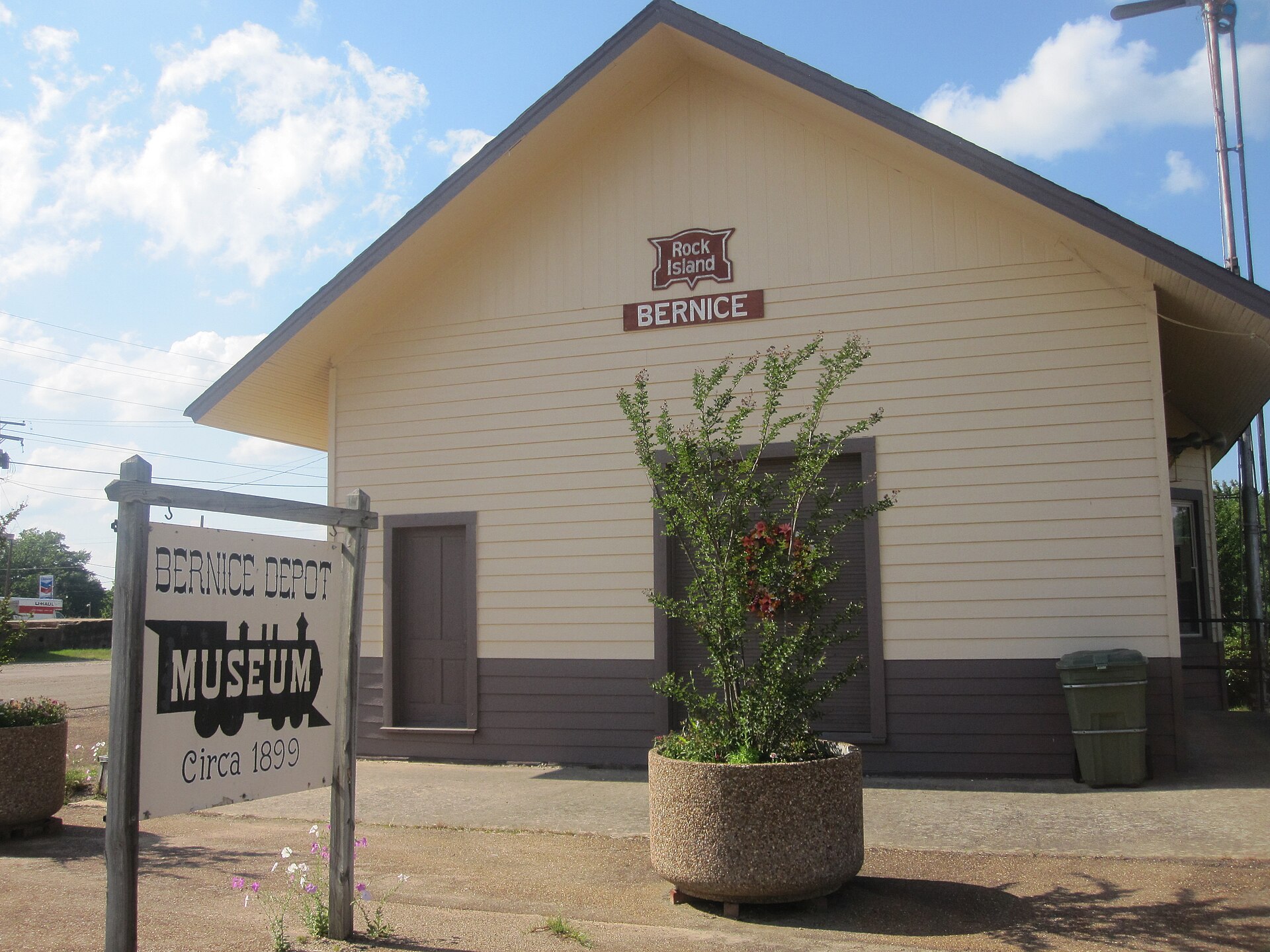 I took photo with Canon camera. — Bernice, Louisiana