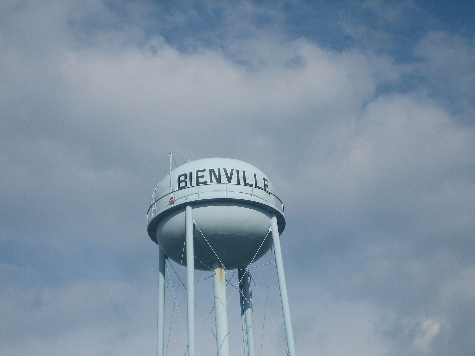 I took photo on May 25, 2009.Billy Hathorn (talk) 02:50, 30 May 2009 (UTC) — Bienville, Louisiana