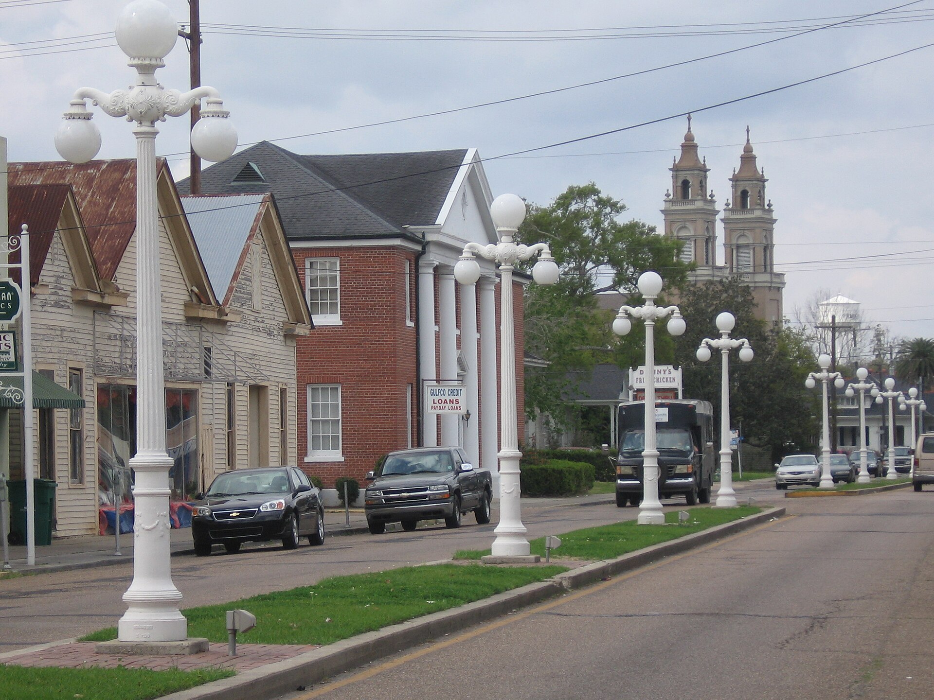 Main street in Franklin, Louisiana, in March 2007. Running parallel to Bayou Teche, Main Street is flanked by two rows of huge live oak trees. — St. Mary Parish, Louisiana