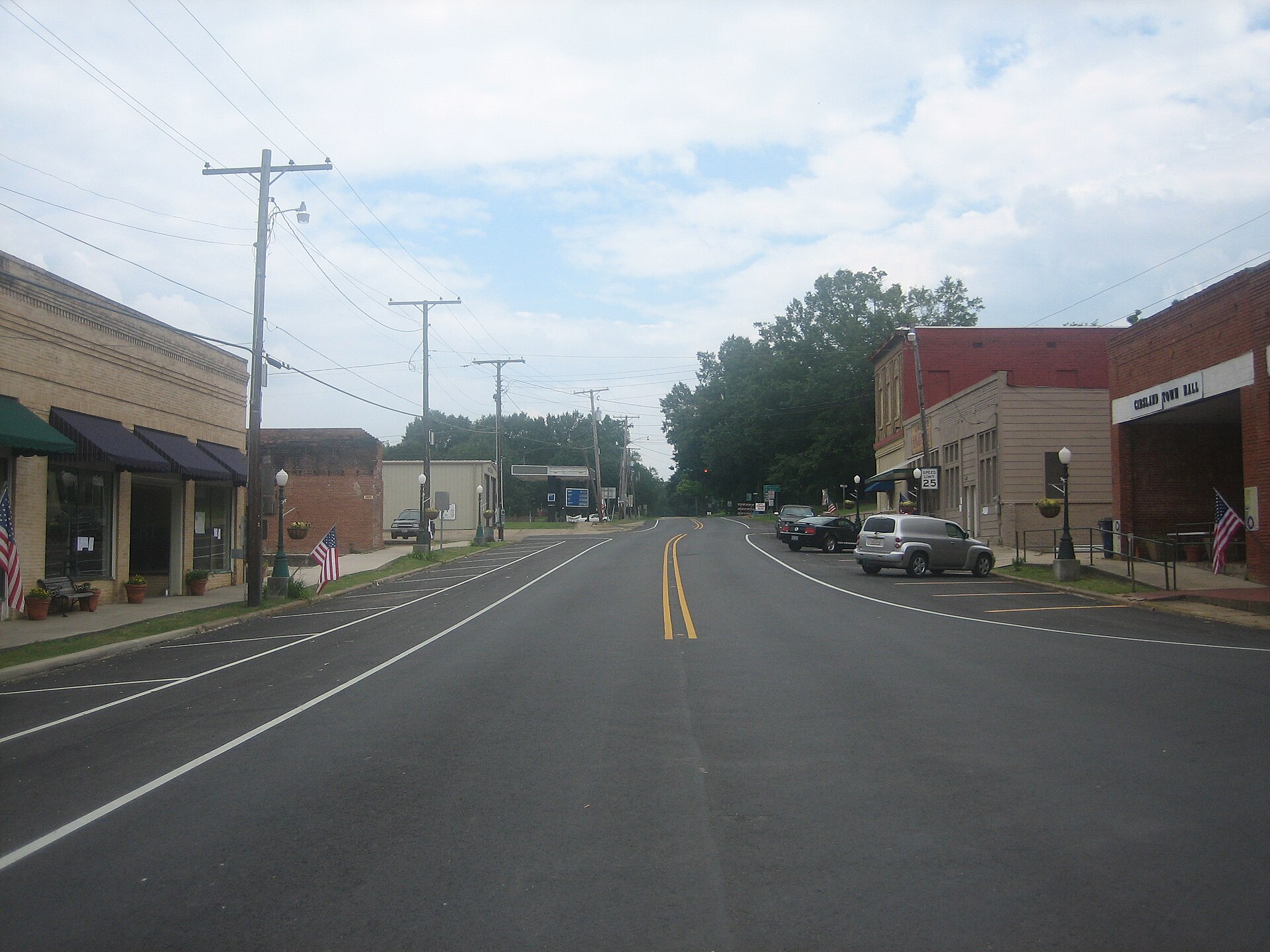 Downtown Gibsland, Louisiana, 2009. I took photo on May 25, 2009. Billy Hathorn (talk) 02:08, 30 May 2009 (UTC)