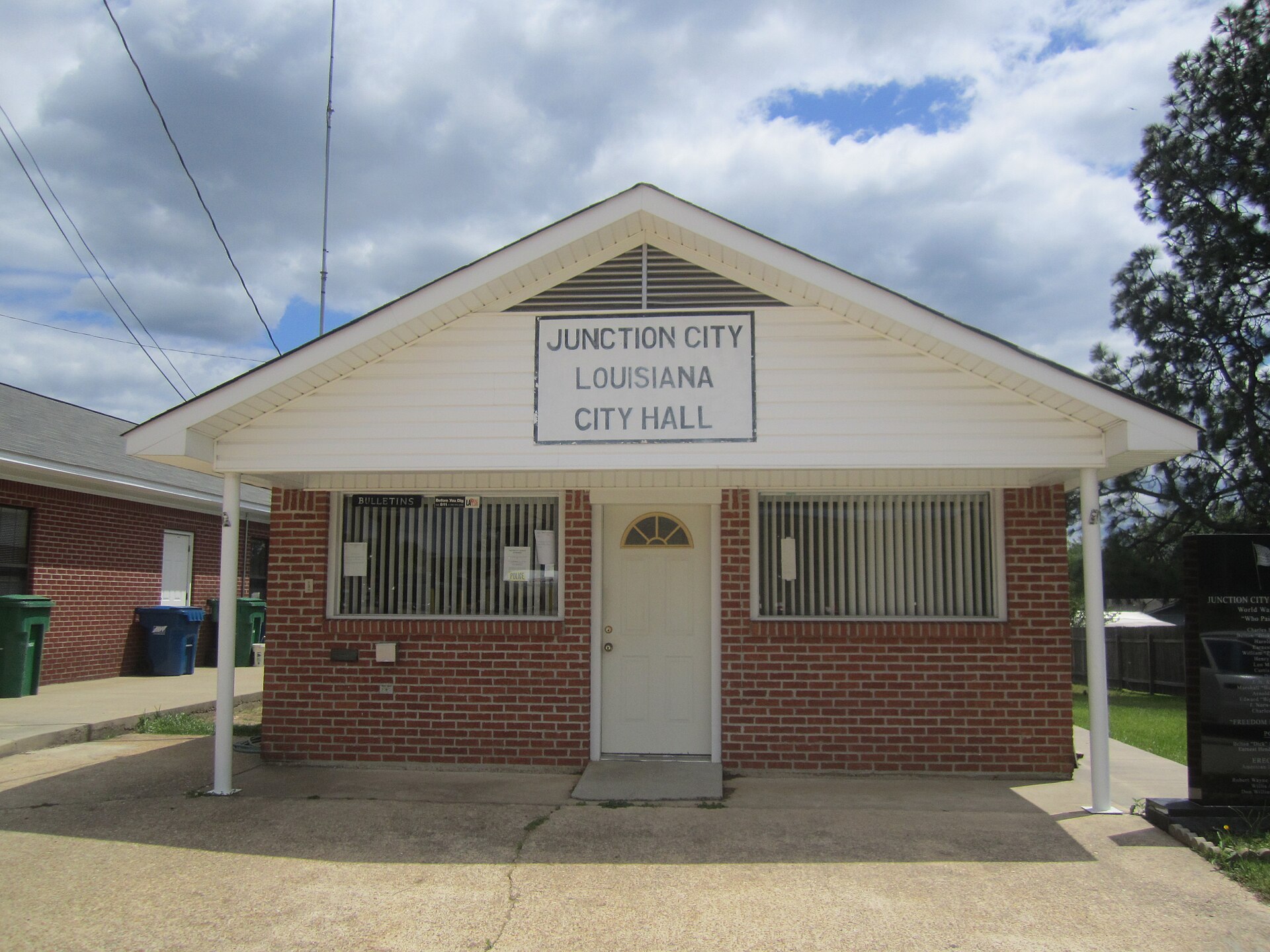 I took photo with Canon camera of Junction City, LA, town hall. — Louisiana