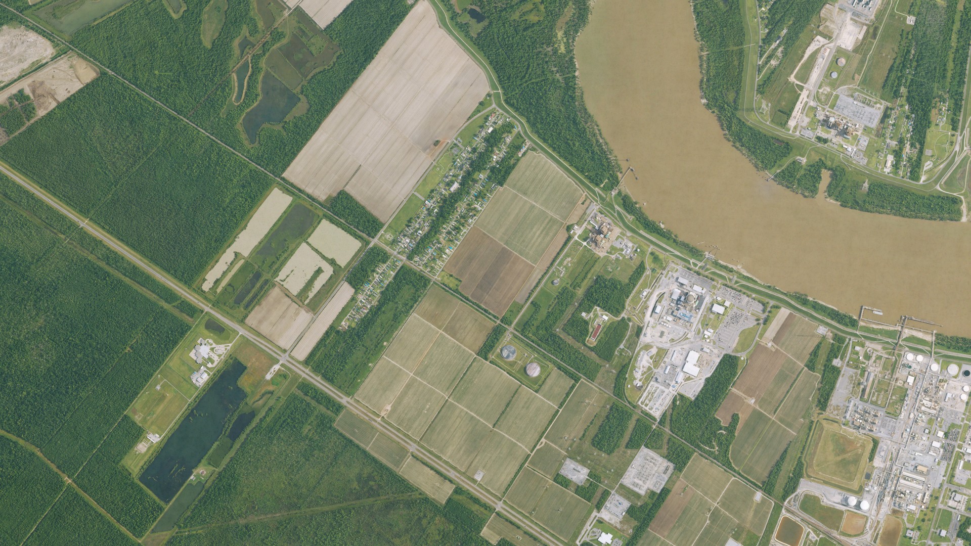 Natural-color aerial photograph of land around Killona, Louisiana