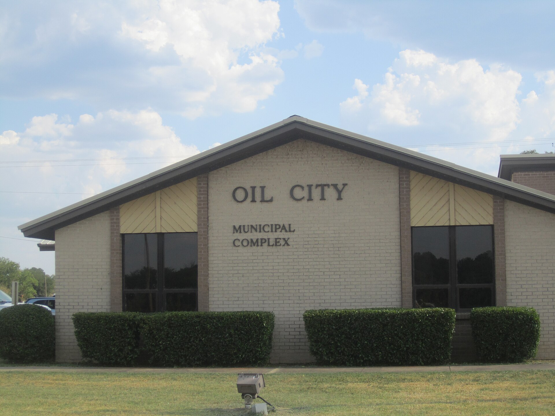 I took photo of Municipal Complex in Oil City, LA, with Canon camera. — Louisiana