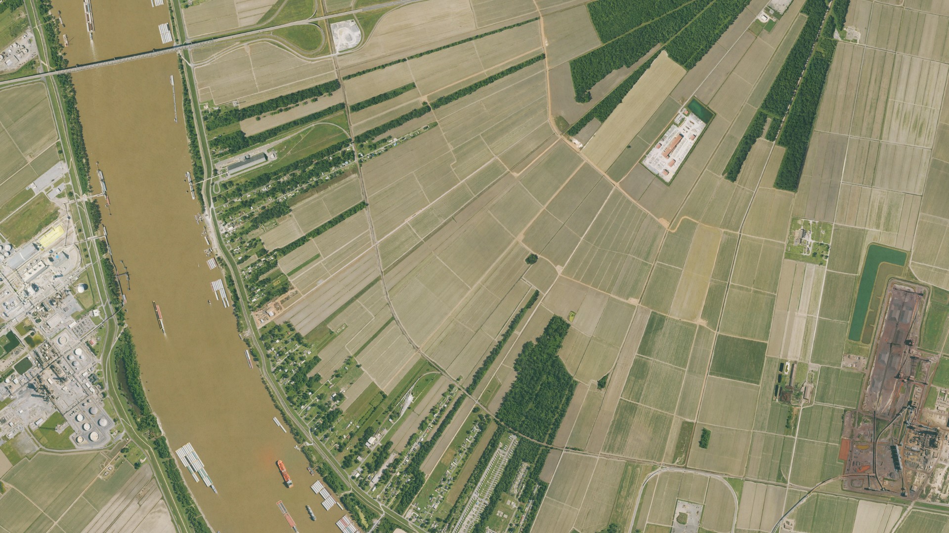 Natural-color aerial photograph of land around Union, Louisiana