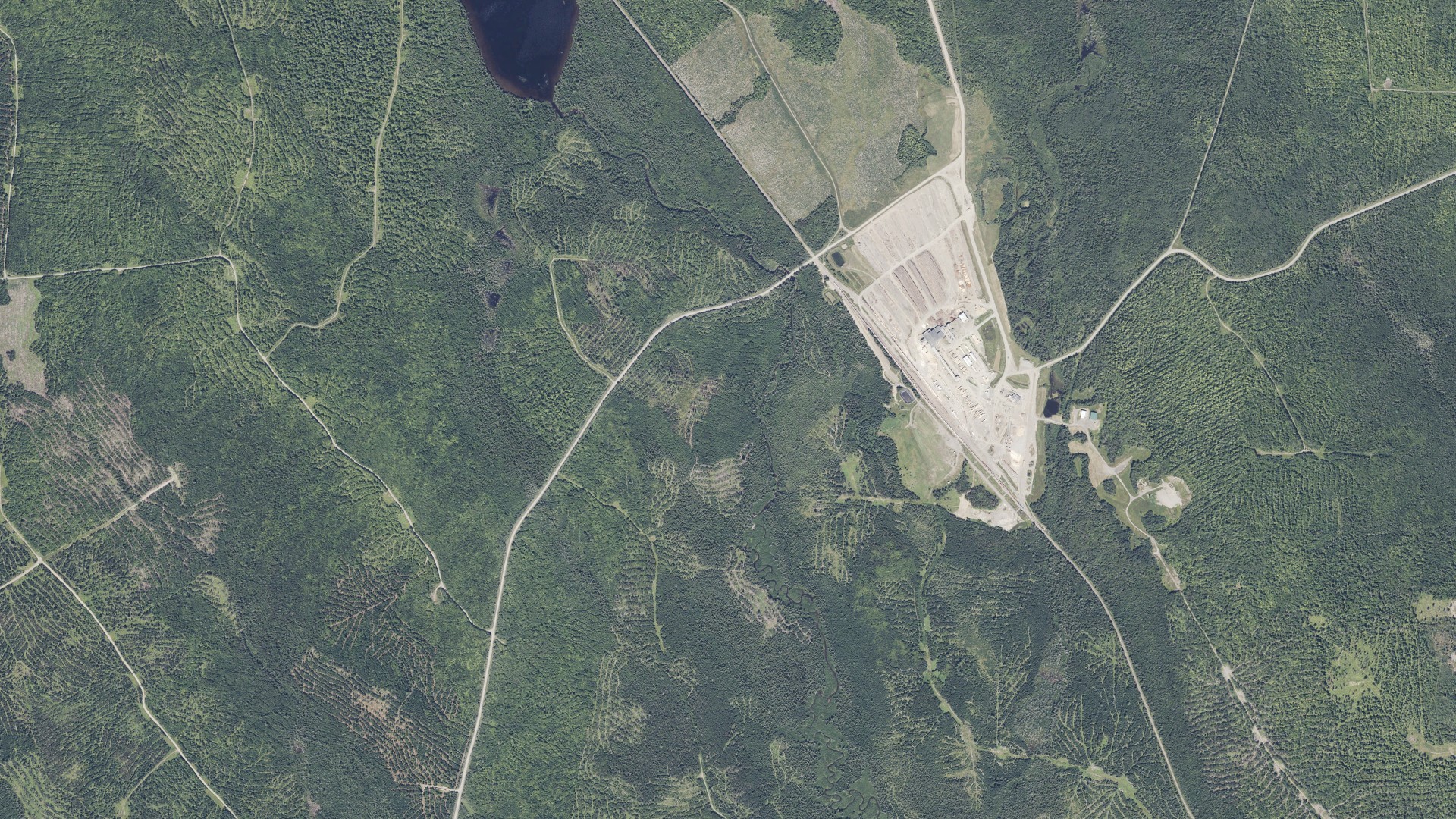 Natural-color aerial photograph of land around Nashville, Maine