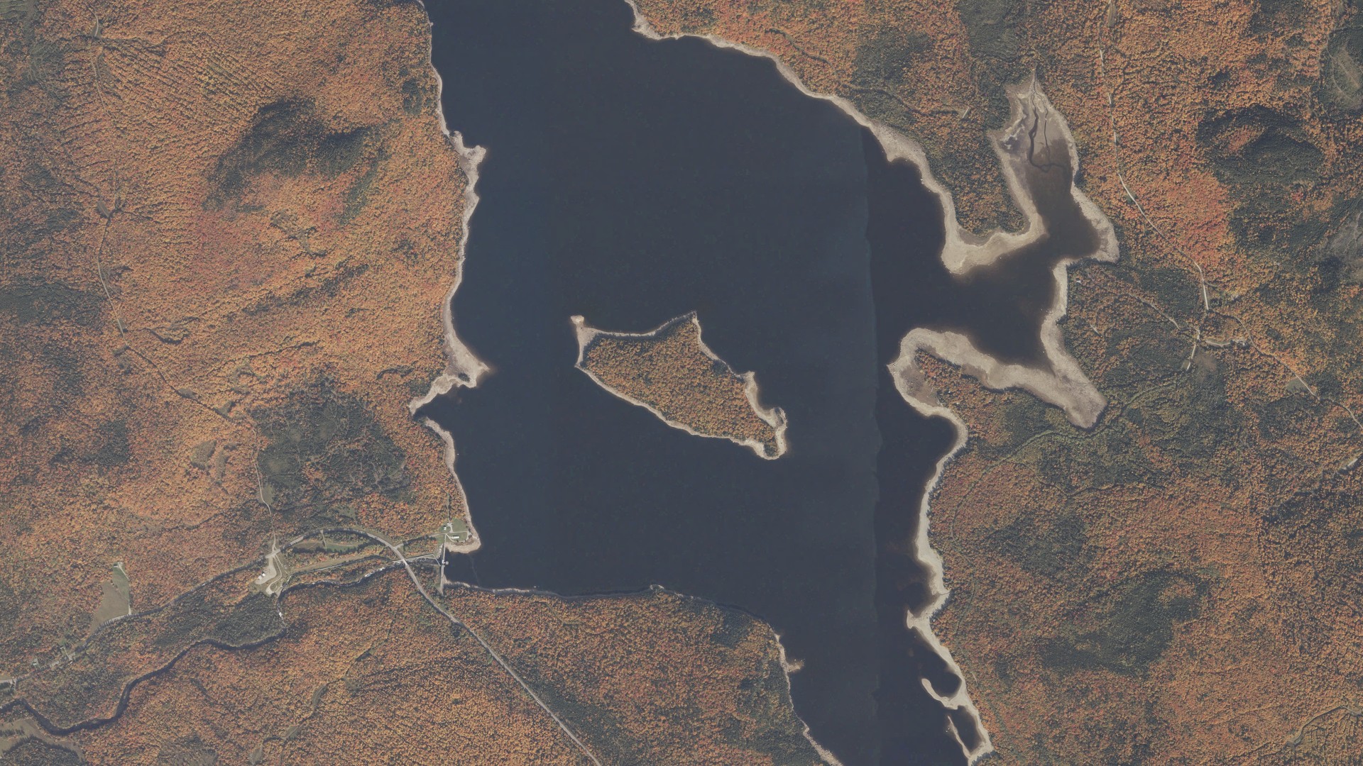 Natural-color aerial photograph of land around Lincoln, Maine