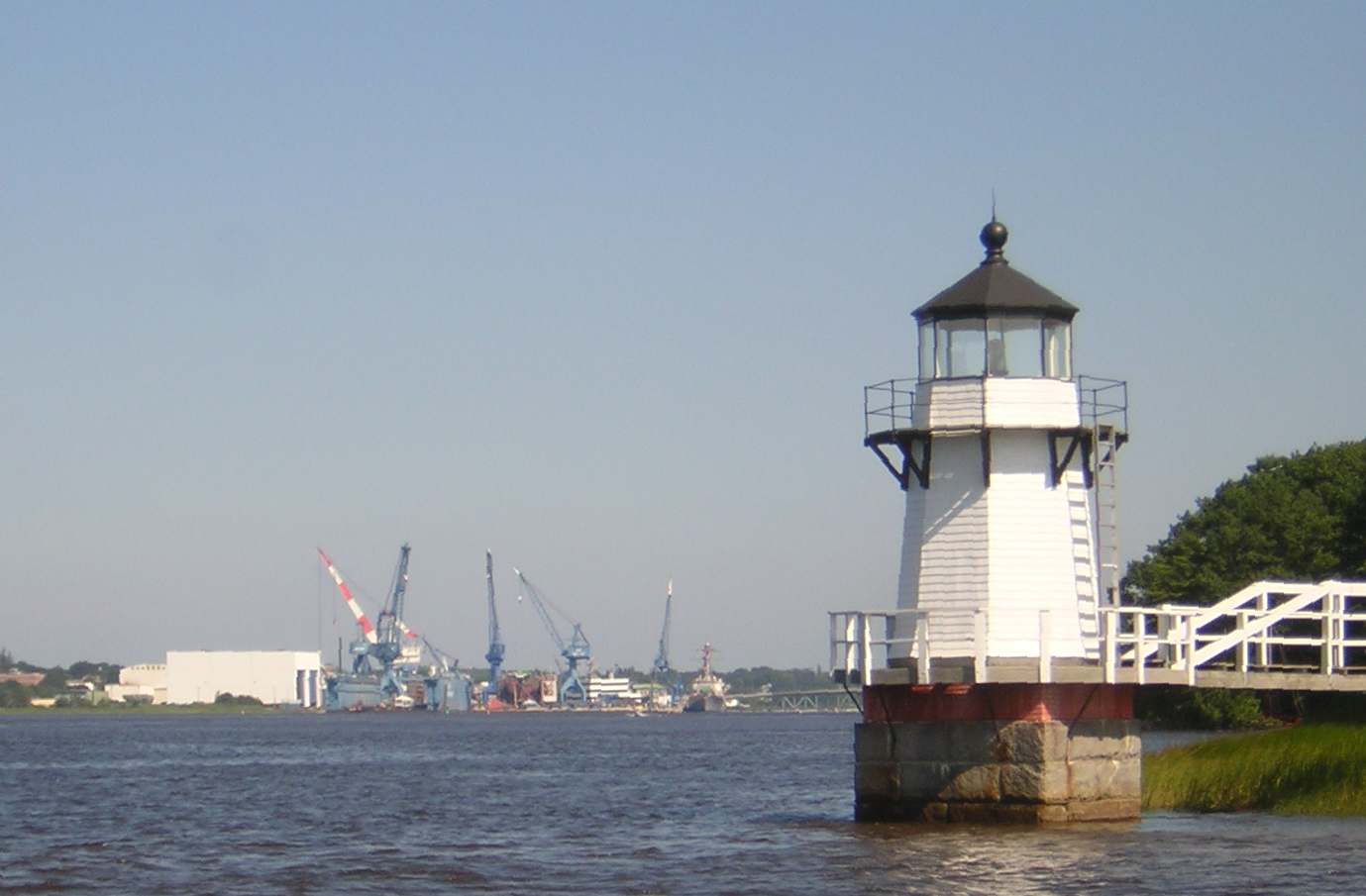 Doubling Point Lighthouse, Georgetown, Maine, USA, with Bath Iron Works in background — Sagadahoc County, Maine