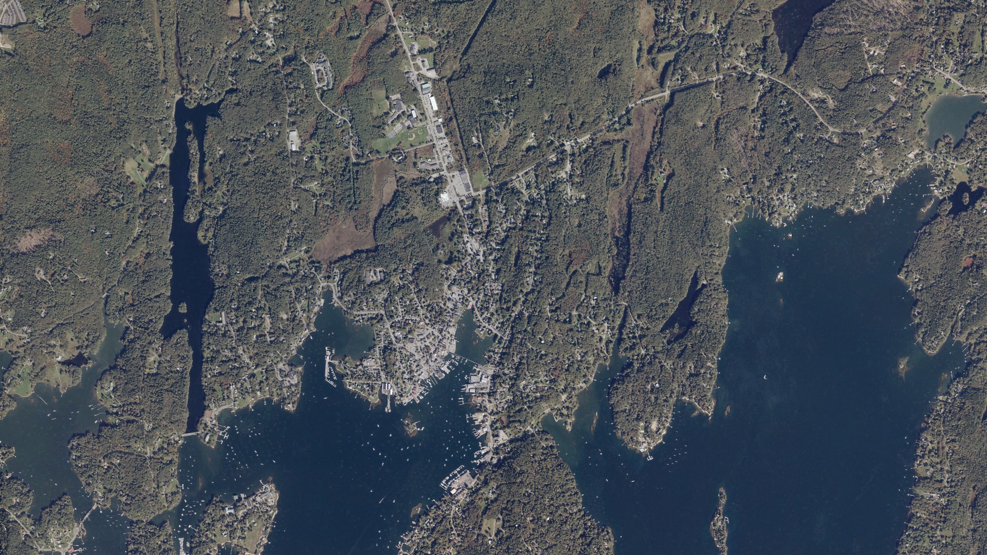 Natural-color aerial photograph of land around Boothbay Harbor, Maine