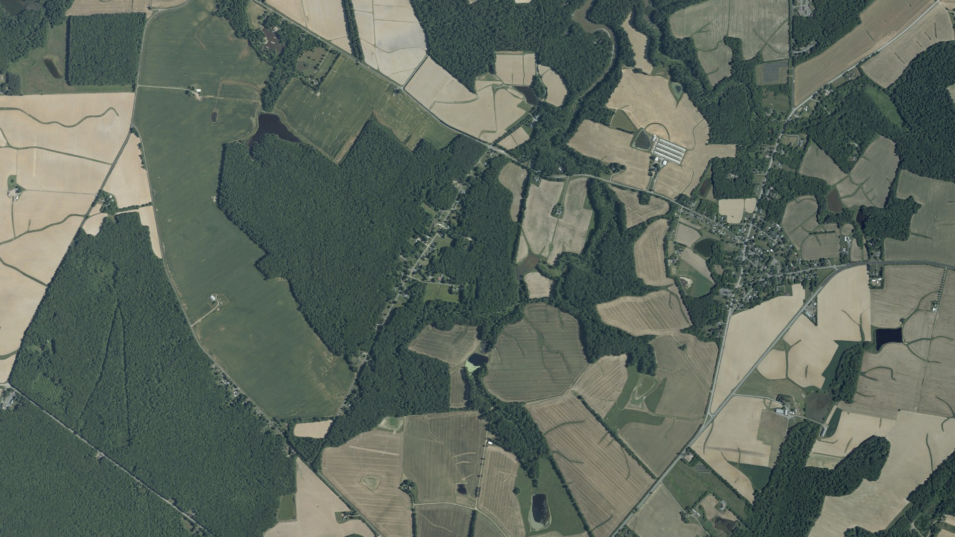 Natural-color aerial photograph of land around Georgetown, Maryland