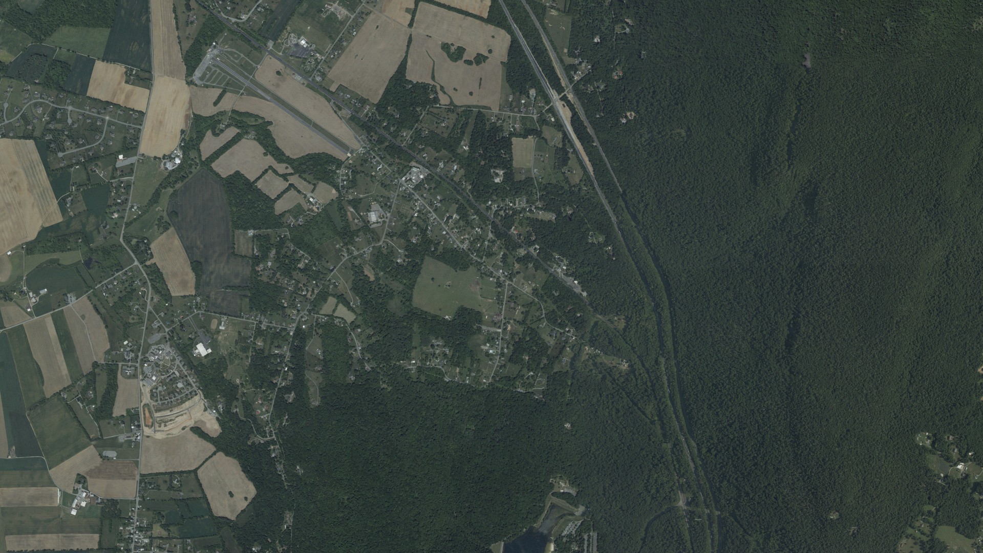 Natural-color aerial photograph of land around Mount Lena, Maryland