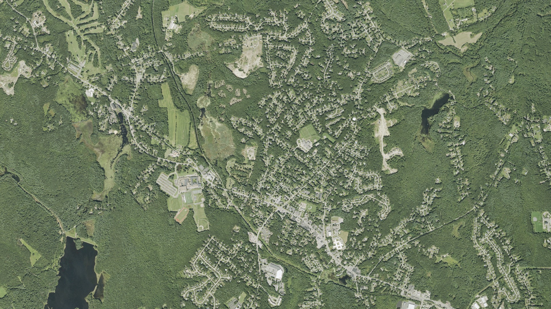 Natural-color aerial photograph of land around Holden, Massachusetts