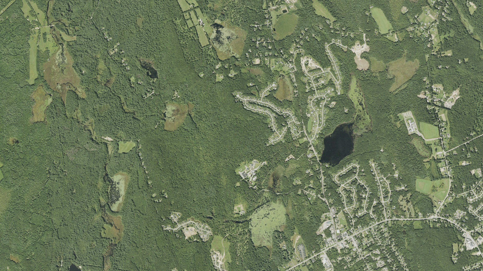 Natural-color aerial photograph of land around Rutland, Massachusetts