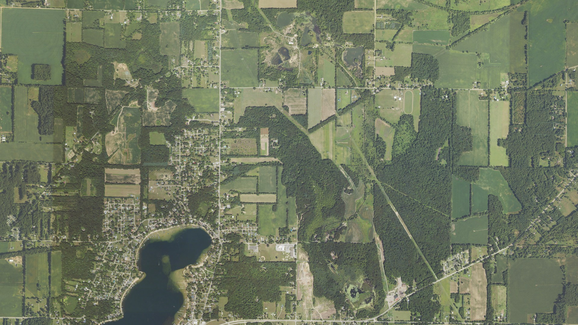 Natural-color aerial photograph of land around Howard, Michigan