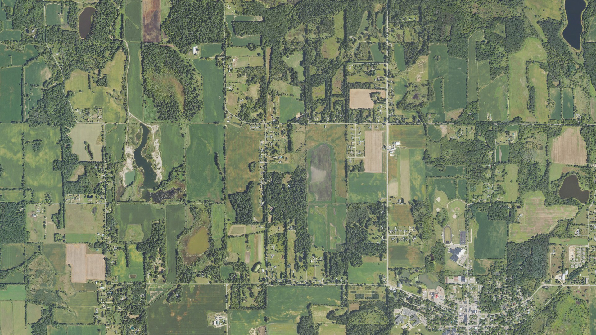 Natural-color aerial photograph of land around Stockbridge, Michigan