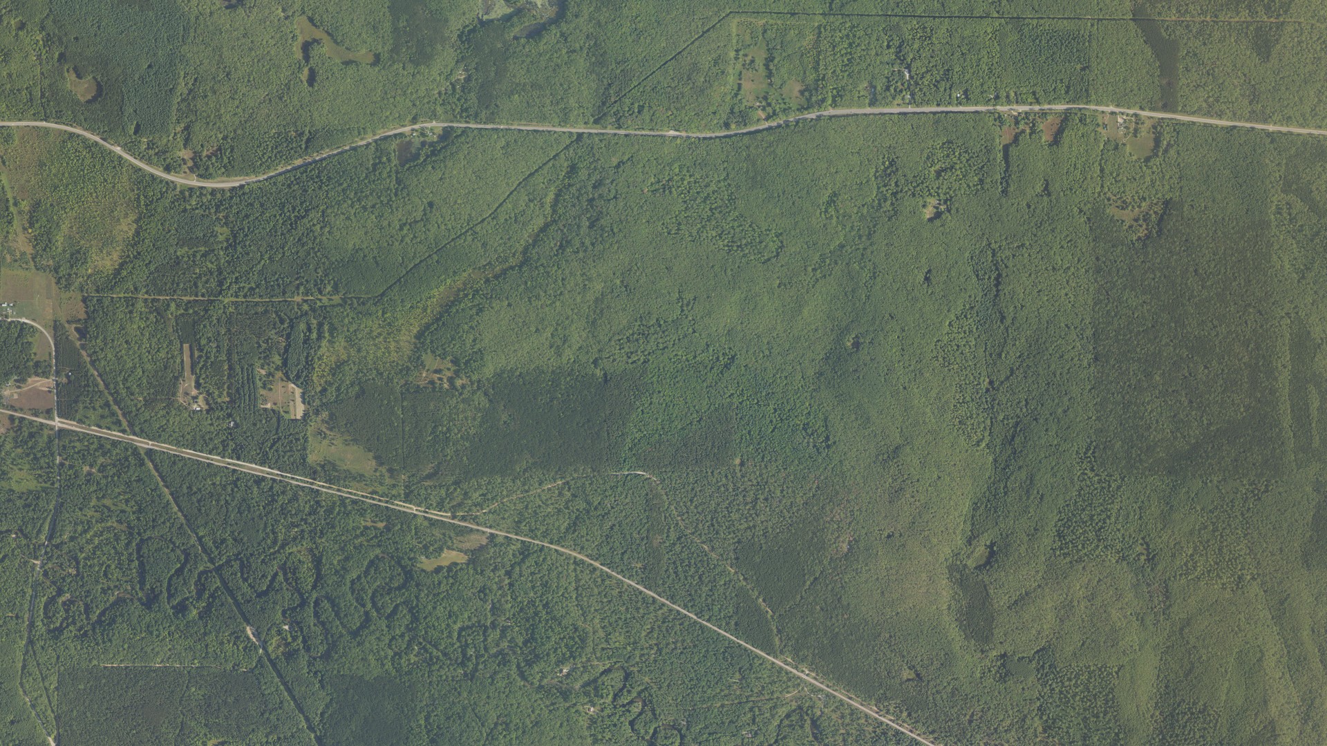 Natural-color aerial photograph of land around Sweetwater, Michigan