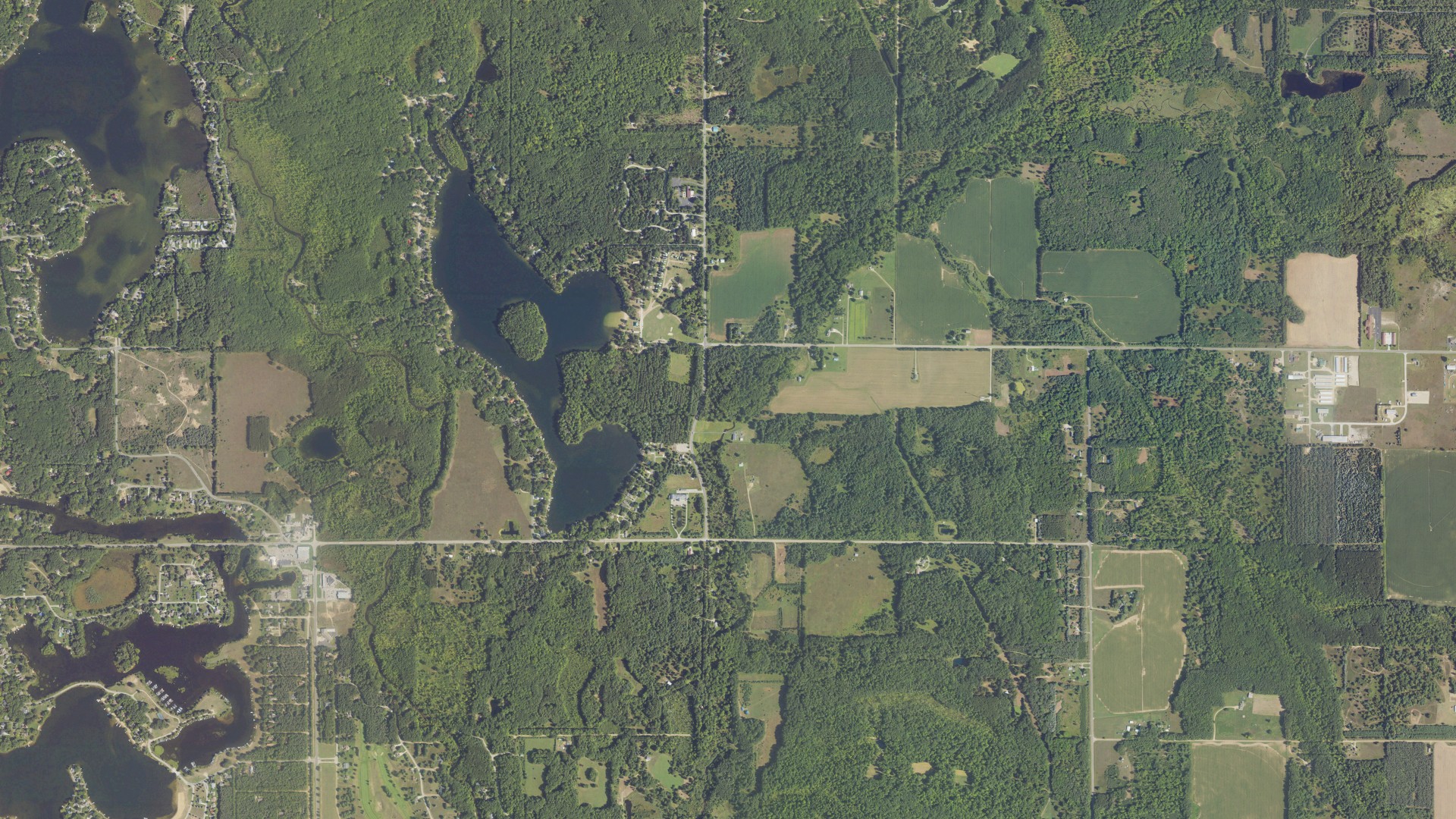 Natural-color aerial photograph of land around Morton, Michigan