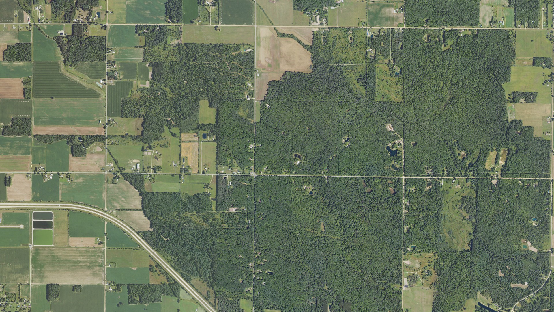 Aerial view of land around Warren, Michigan