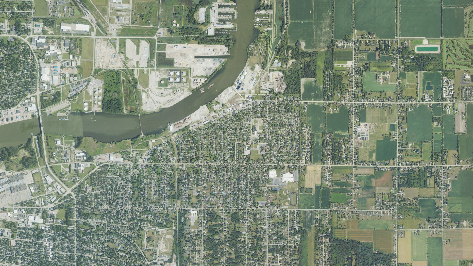 Natural-color aerial photograph of land around Essexville, Michigan