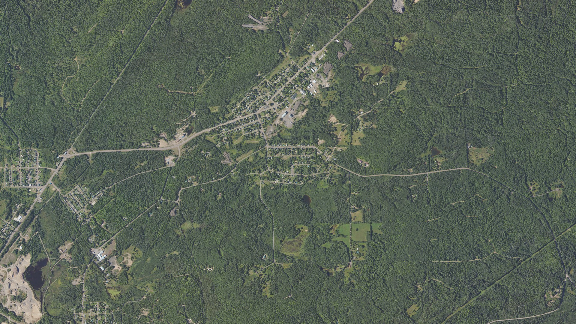 Natural-color aerial photograph of land around Fulton, Michigan
