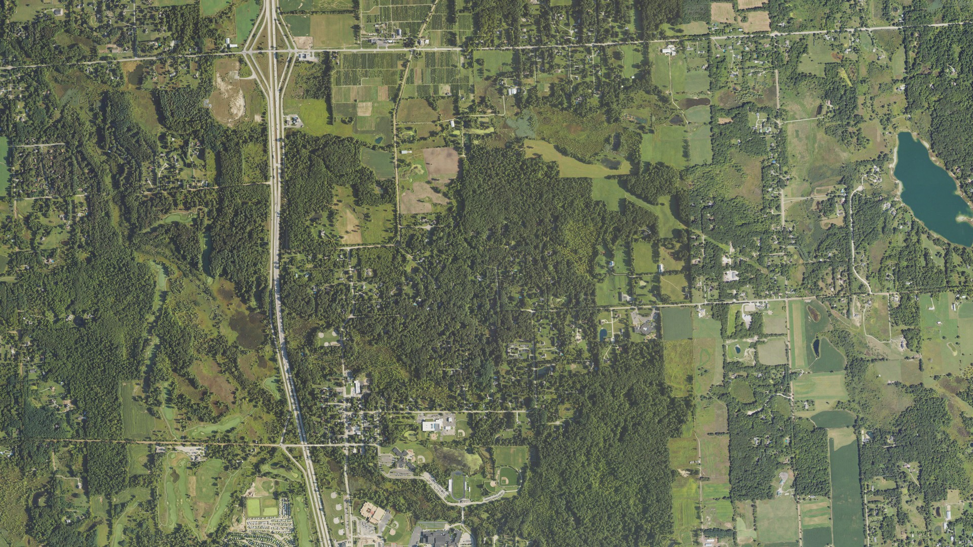 Aerial view of land around Hartland, Michigan