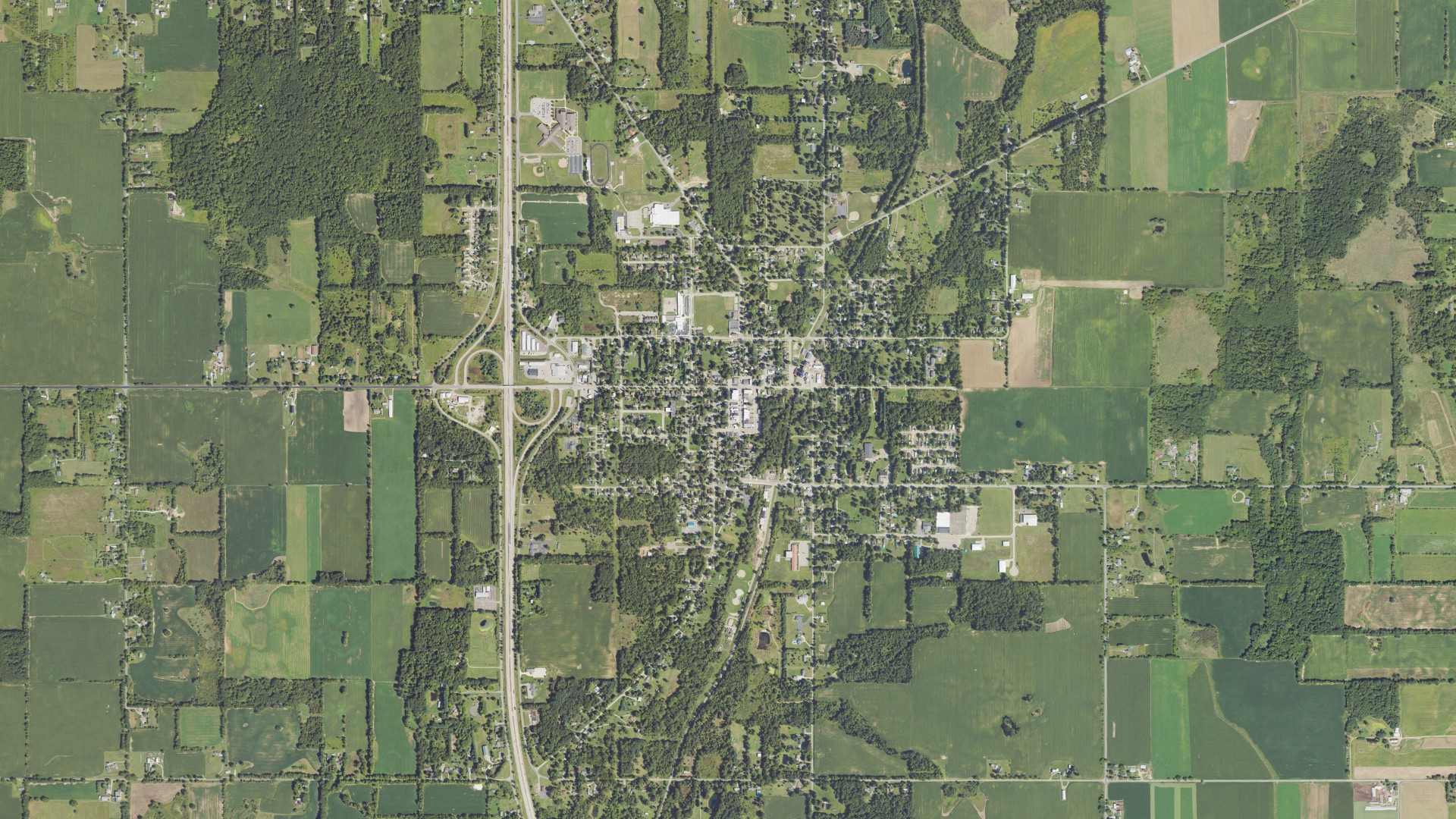 Natural-color aerial photograph of land around Leslie, Michigan