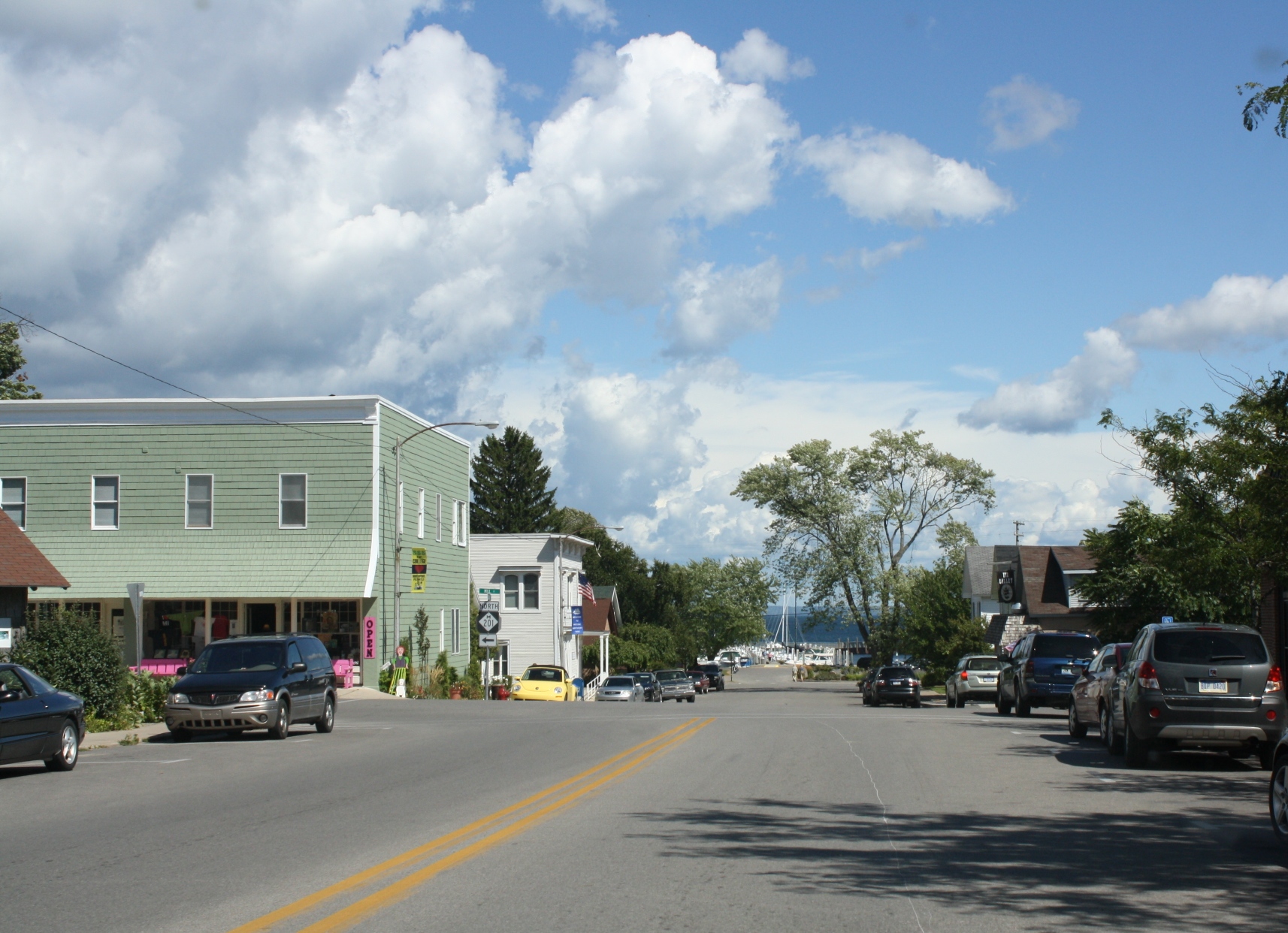 Looking east in w:Northport, Michigan on w:M-201 (Michigan highway). This file was uploaded with Commonist.