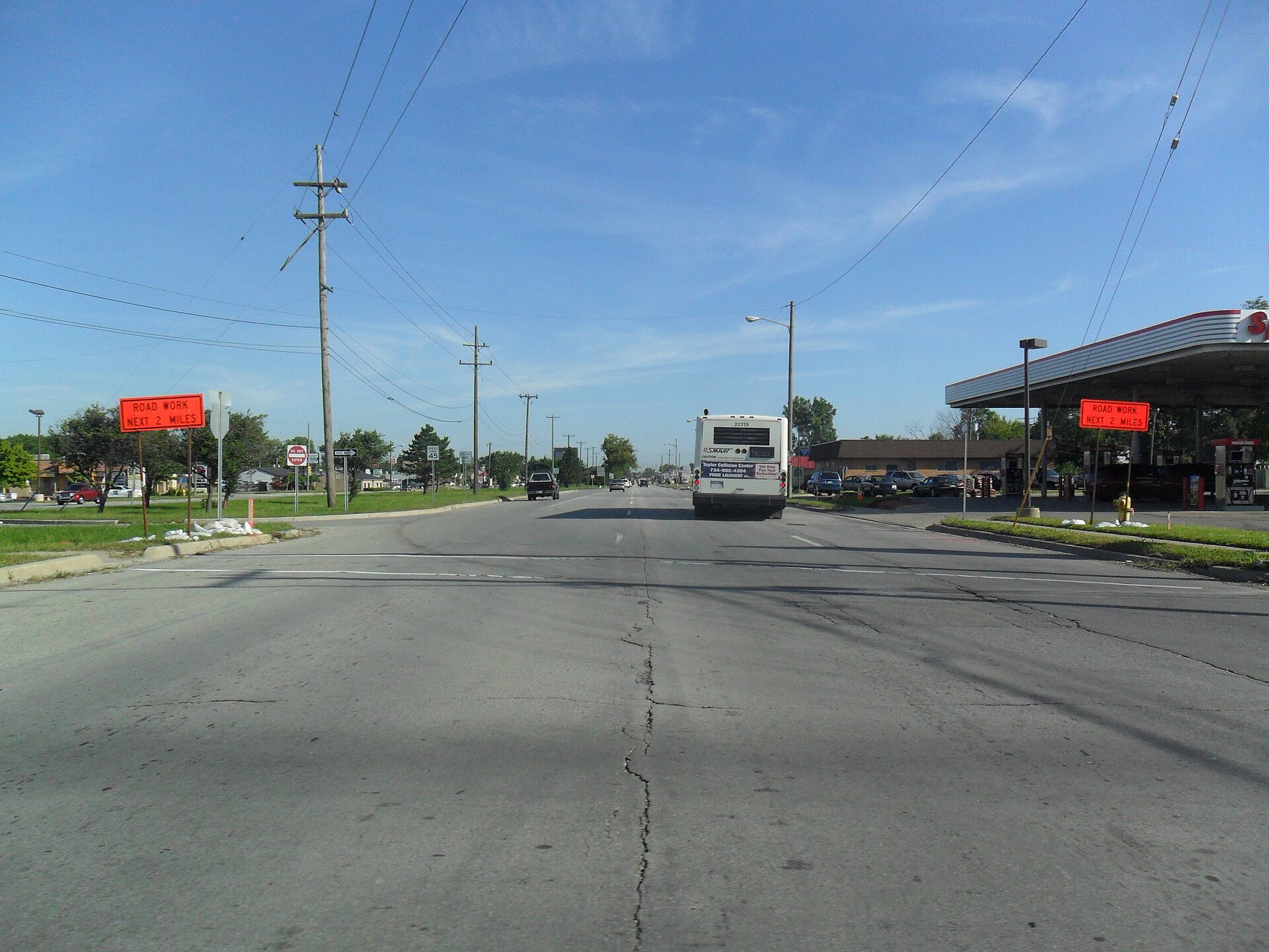 Fort Street at Sibley Road in Riverview, Michigan, looking north