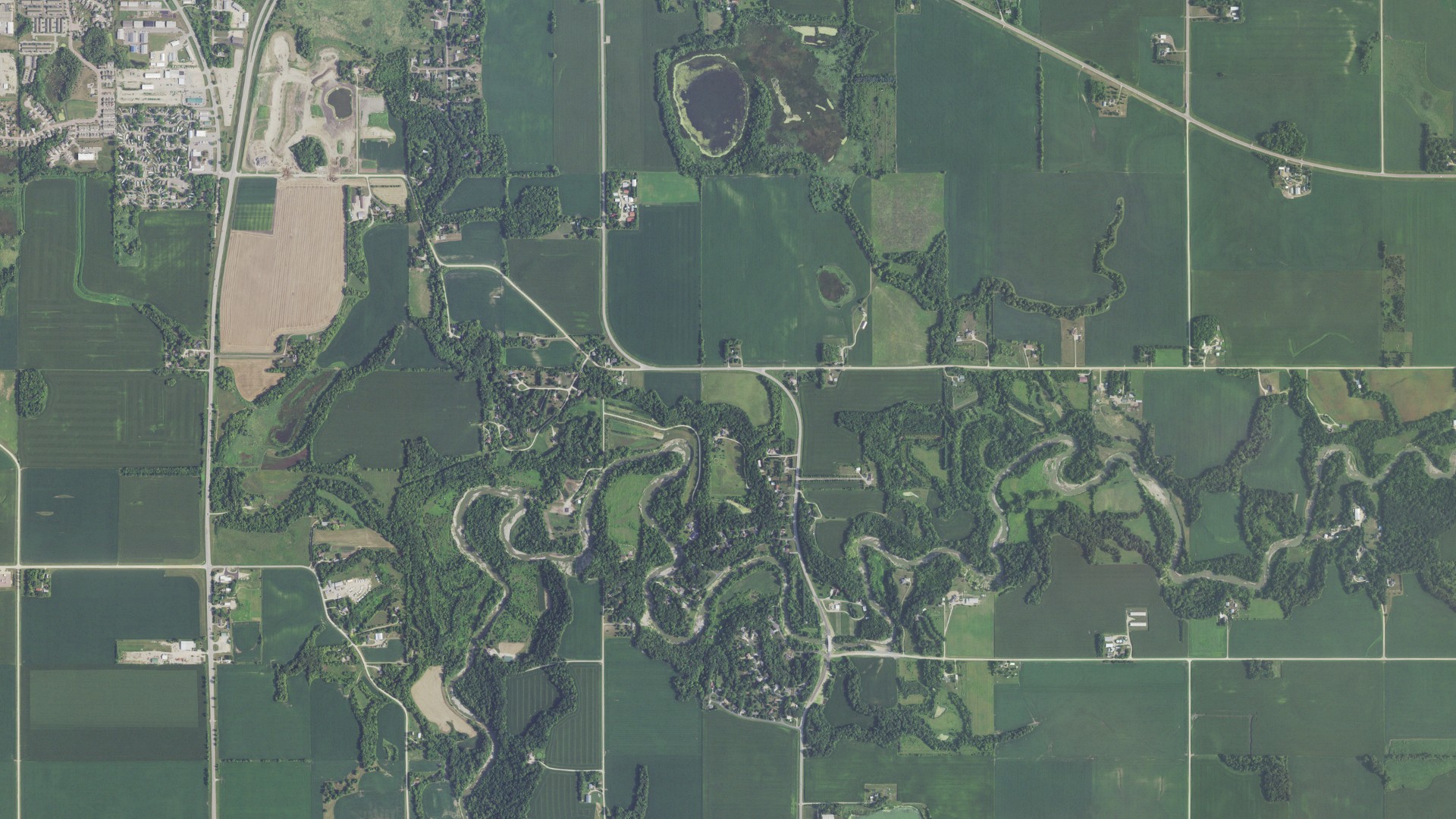 Aerial view of land around Mankato, Minnesota