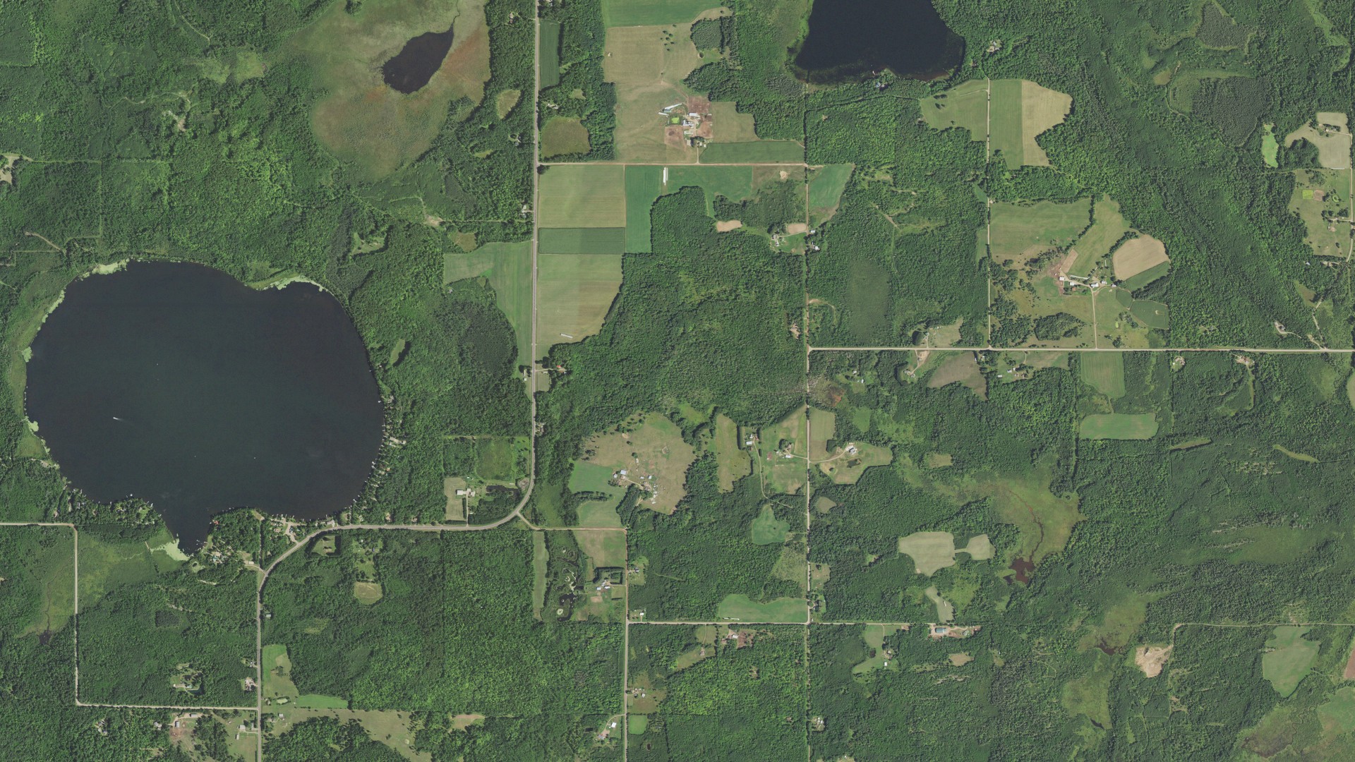 Natural-color aerial photograph of land around Atkinson, Minnesota