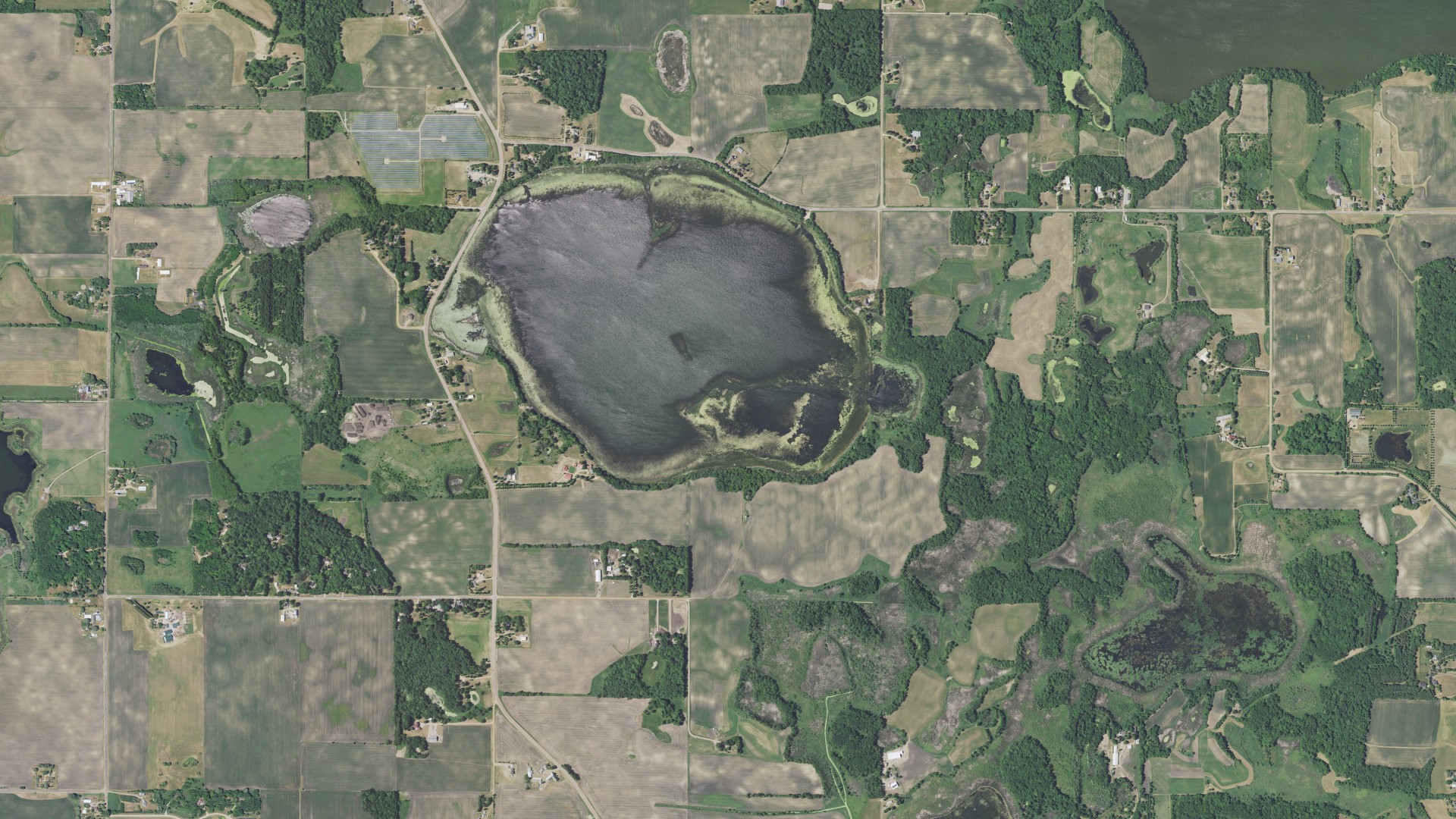 Natural-color aerial photograph of land around Watertown, Minnesota
