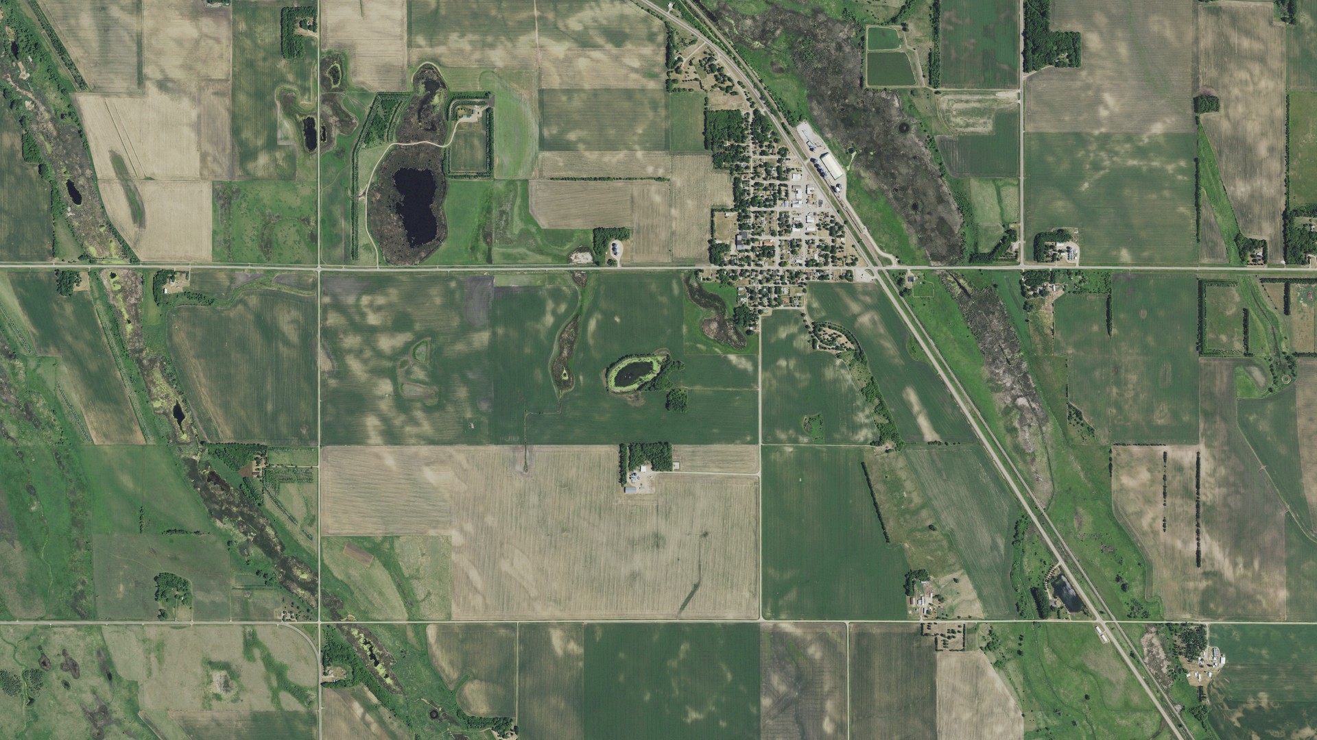 Natural-color aerial photograph of land around Kragero, Minnesota
