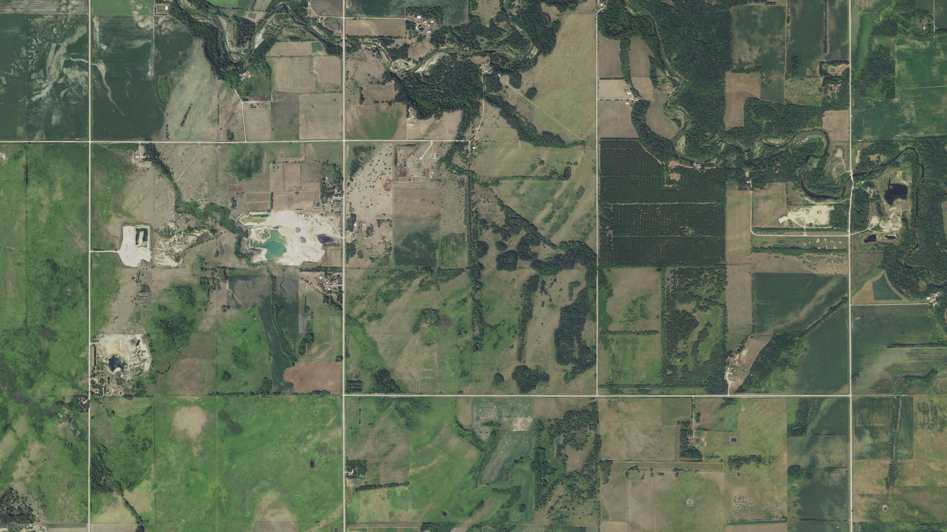 Natural-color aerial photograph of land around Hagen, Minnesota