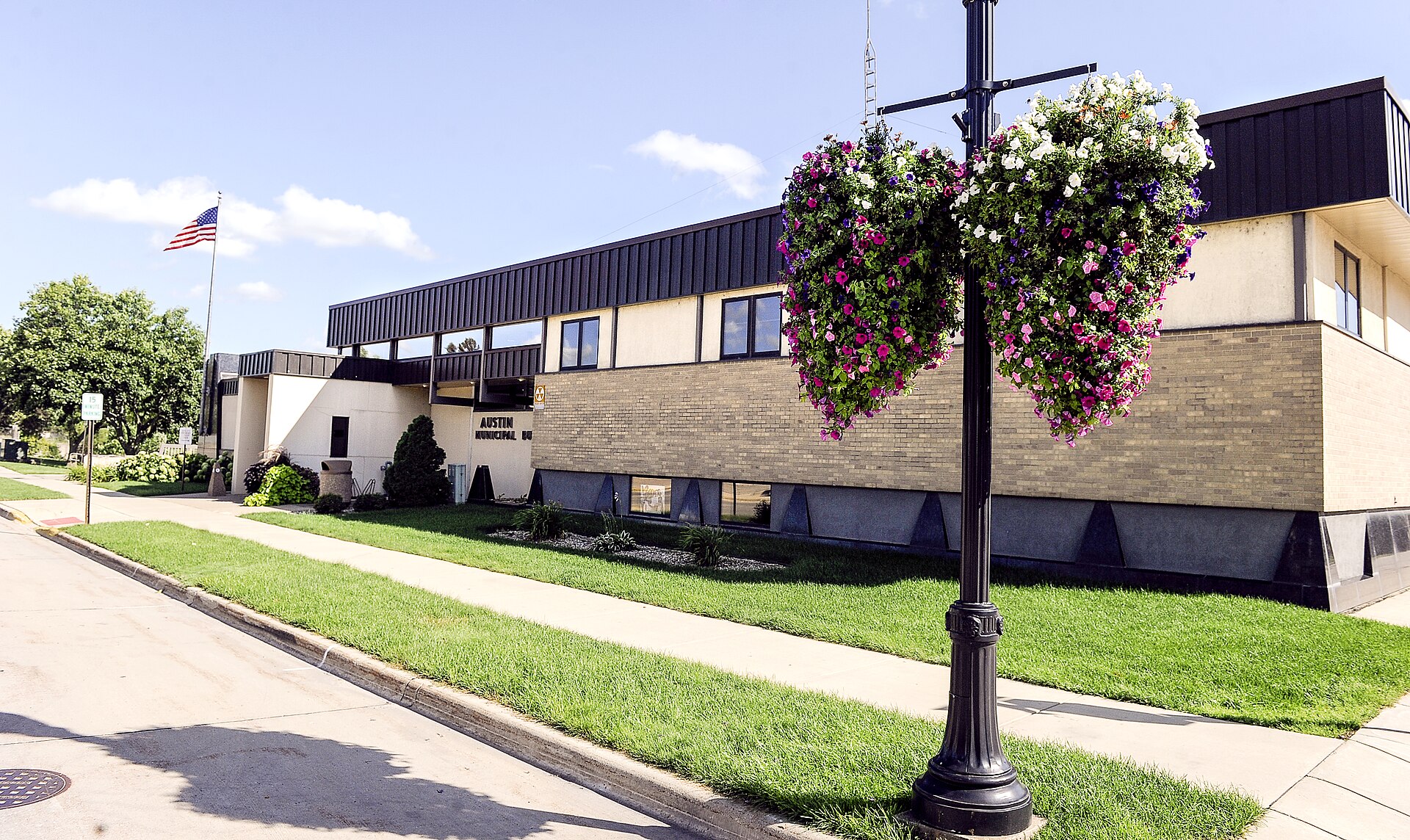 City Hall Austin Minnesota 500 4th Avenue NE Austin, Minnesota 55912