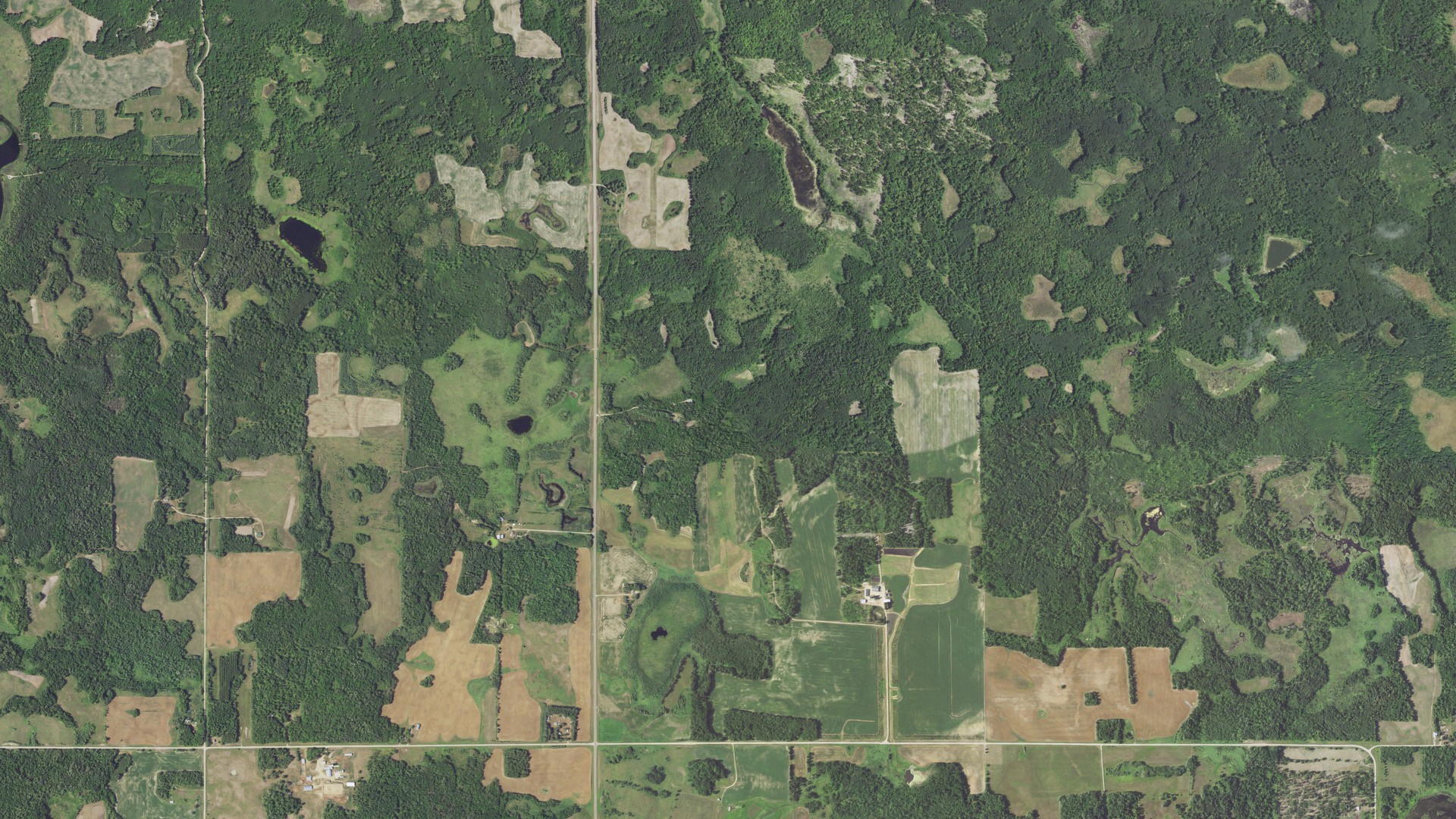 Natural-color aerial photograph of land around Sinclair, Minnesota