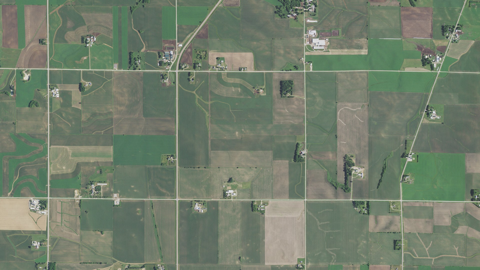 Natural-color aerial photograph of land around Goodhue, Minnesota