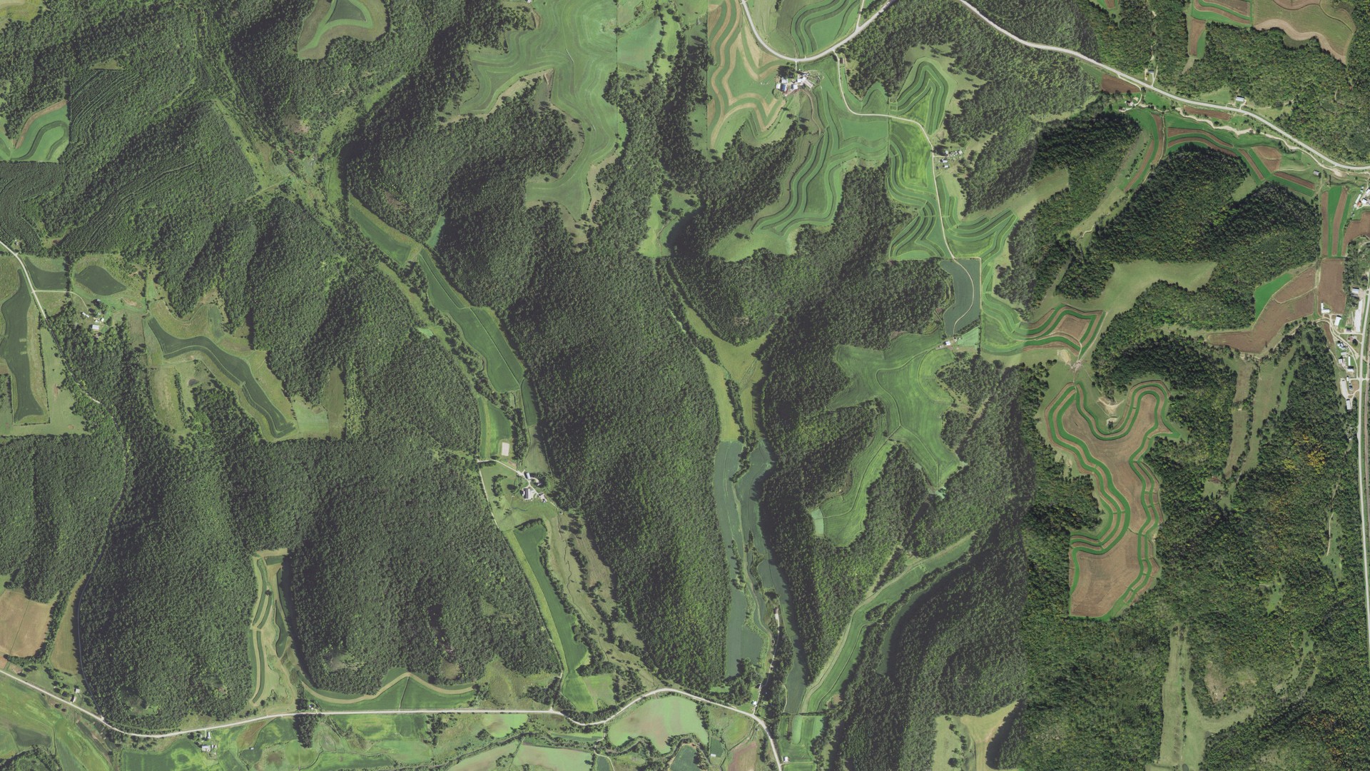Natural-color aerial photograph of land around Jefferson, Minnesota