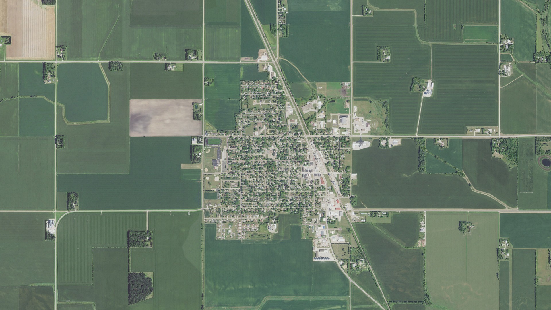 Natural-color aerial photograph of land around Blooming Prairie, Minnesota