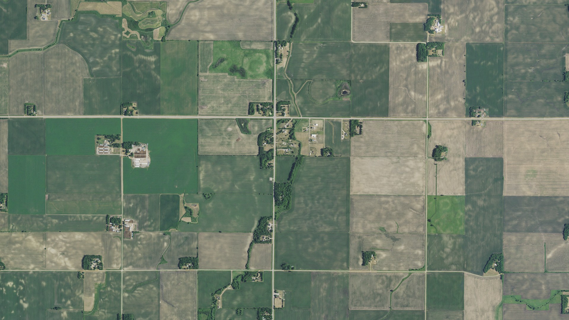 Natural-color aerial photograph of land around Kandiyohi, Minnesota