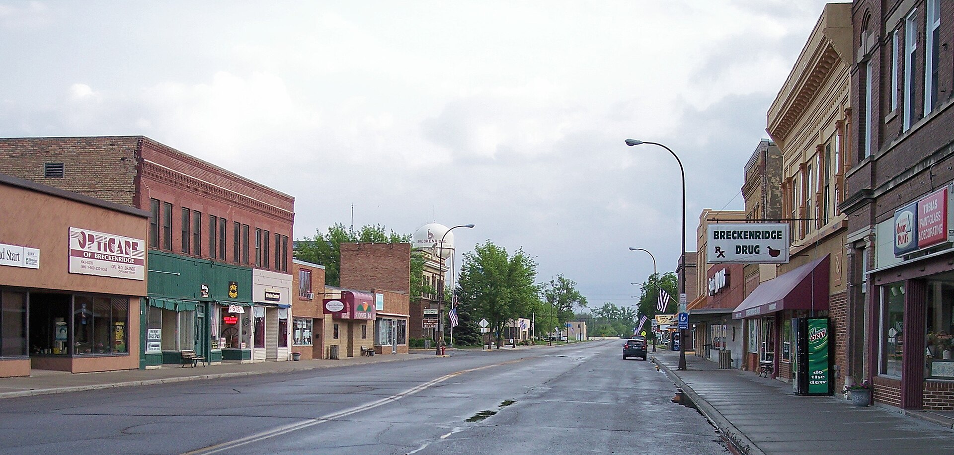 5th Street (w:U.S. Route 75) in downtown w:Breckenridge, Minnesota