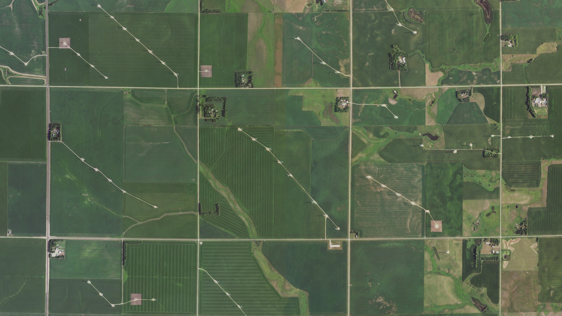 Natural-color aerial photograph of land around Drammen, Minnesota