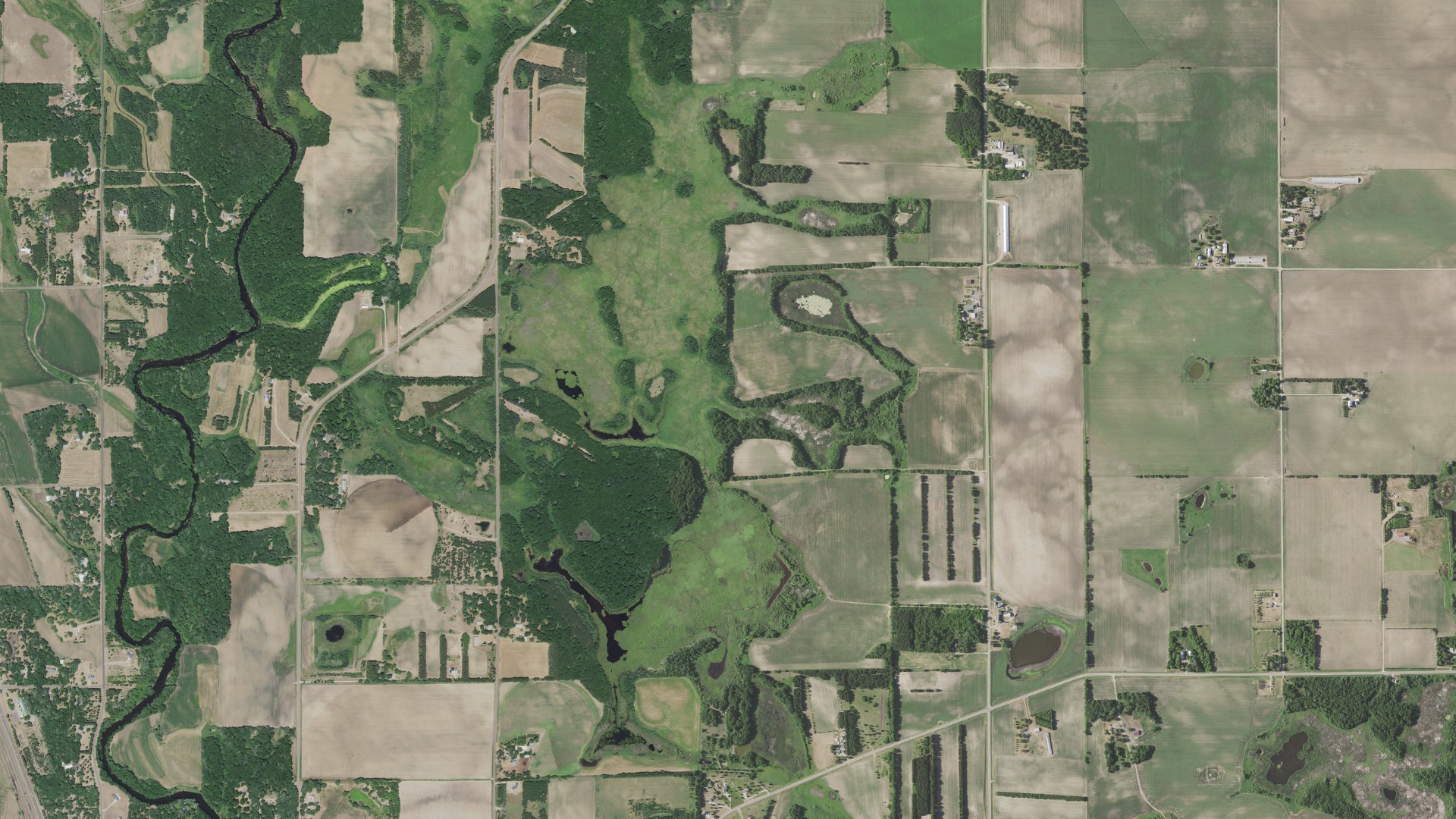 Natural-color aerial photograph of land around Bellevue, Minnesota
