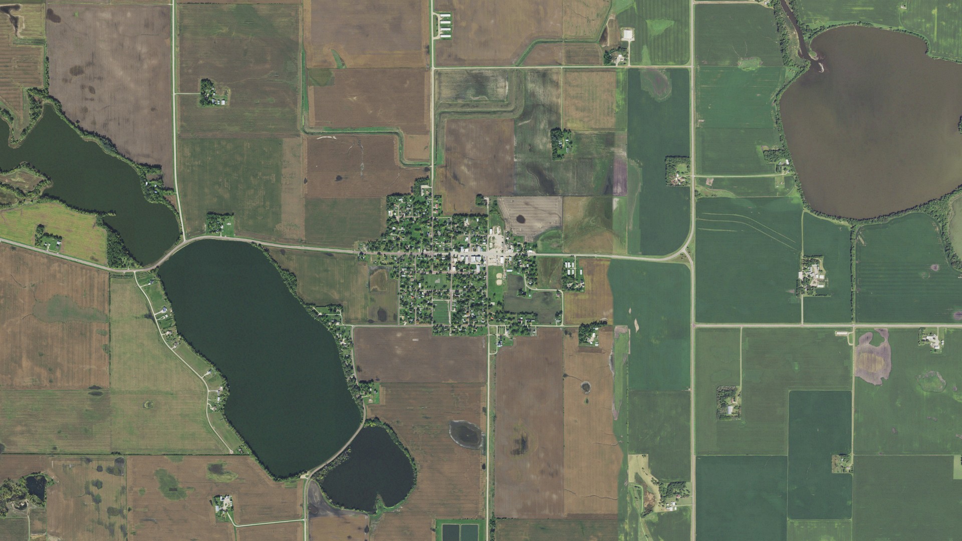 Natural-color aerial photograph of land around Ceylon, Minnesota