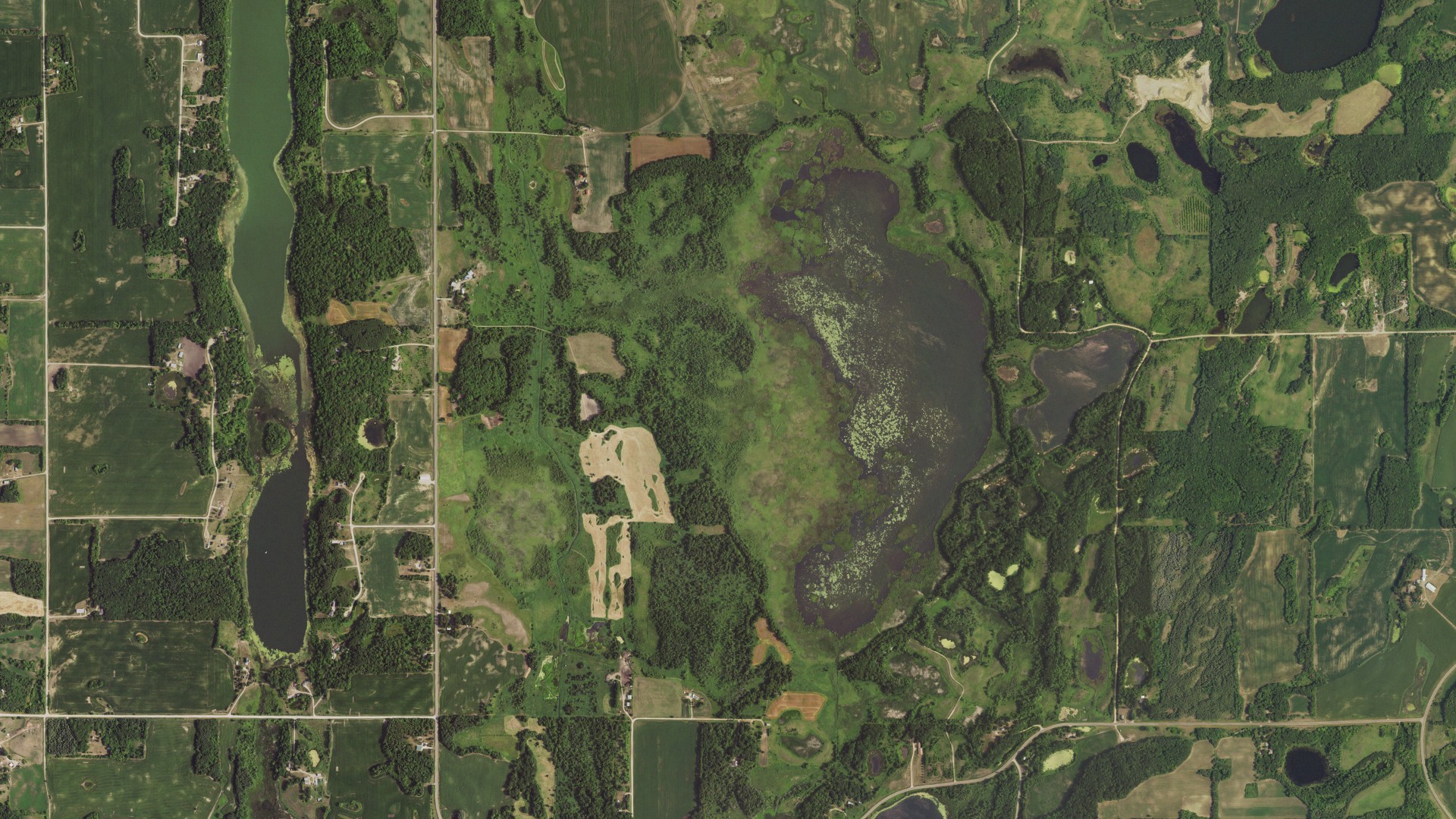 Natural-color aerial photograph of land around Tordenskjold, Minnesota
