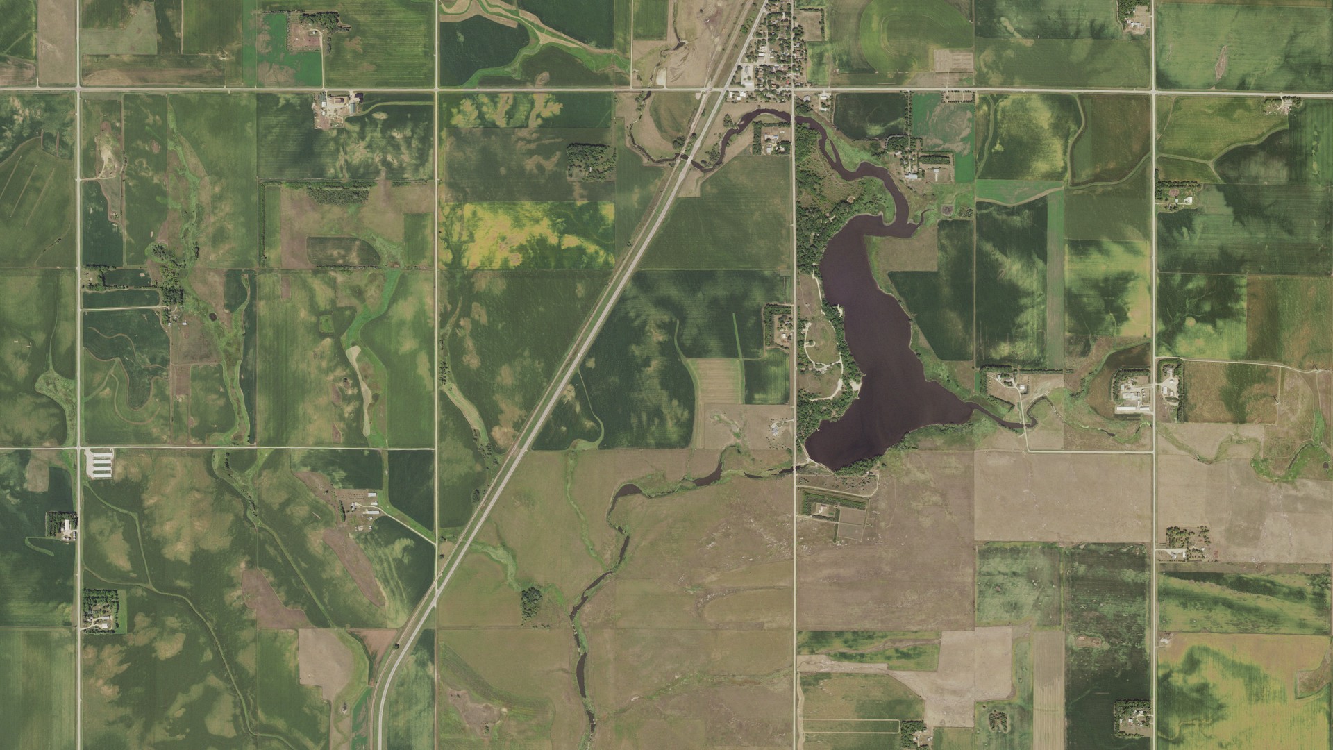 Natural-color aerial photograph of land around Eden, Minnesota