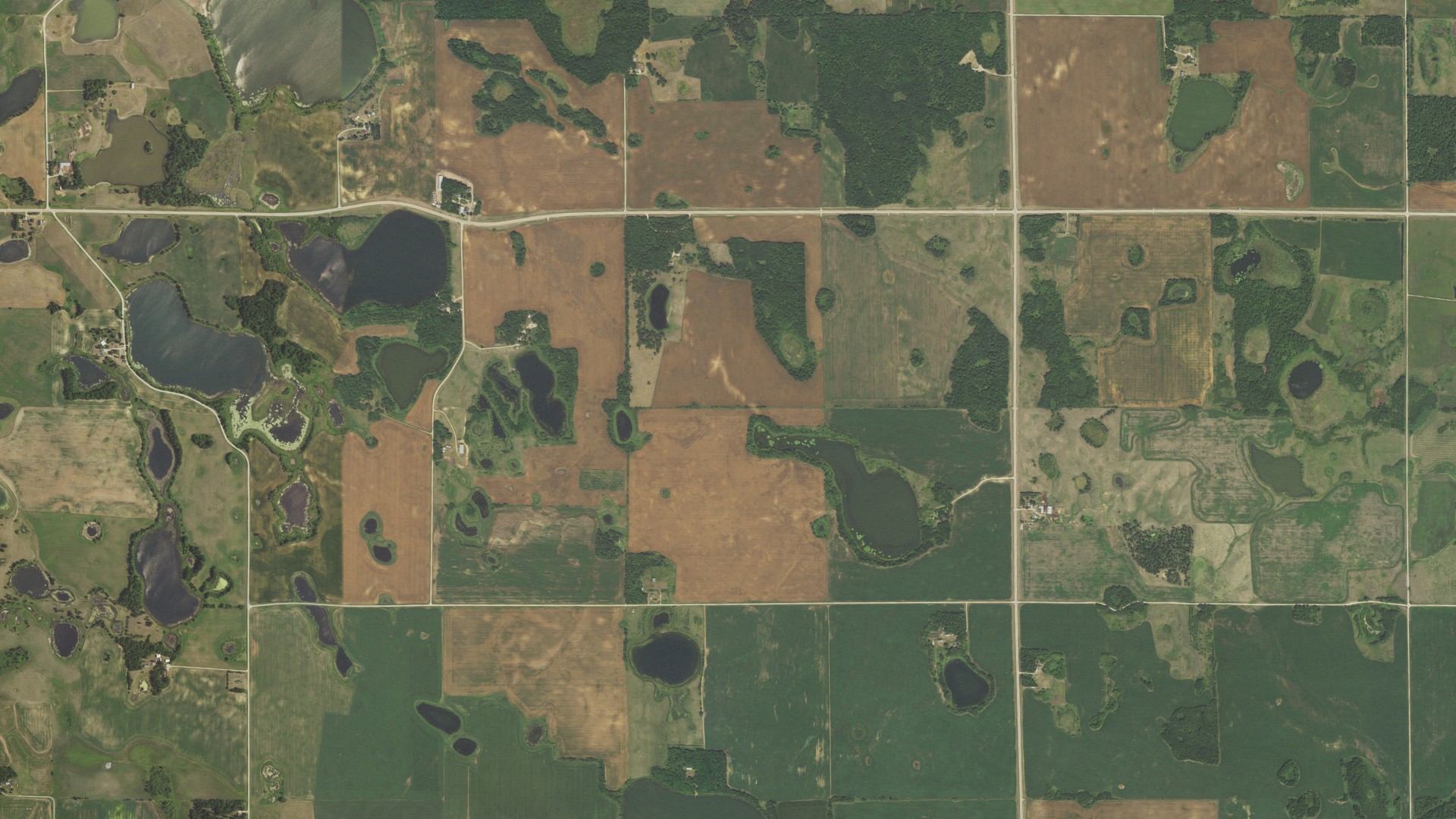 Natural-color aerial photograph of land around Eden, Minnesota