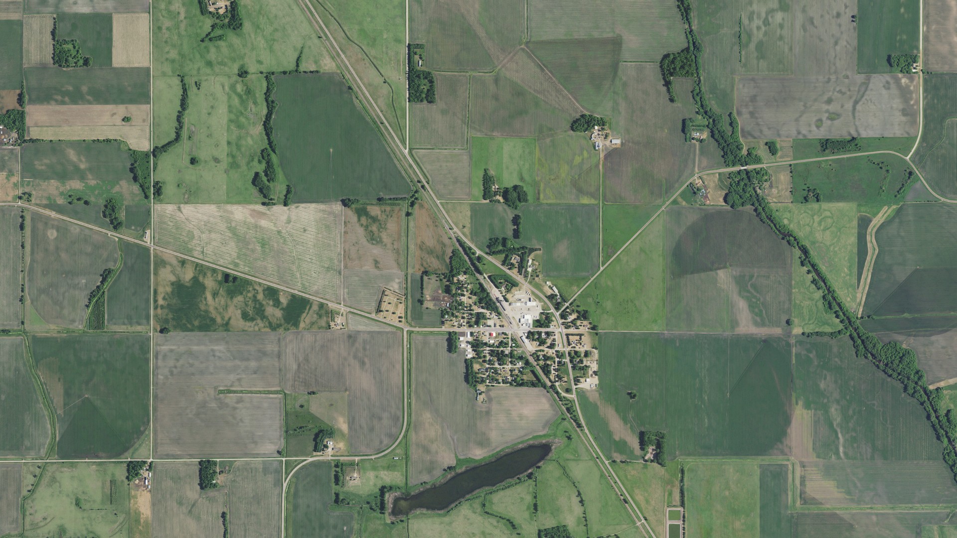 Natural-color aerial photograph of land around Clontarf, Minnesota