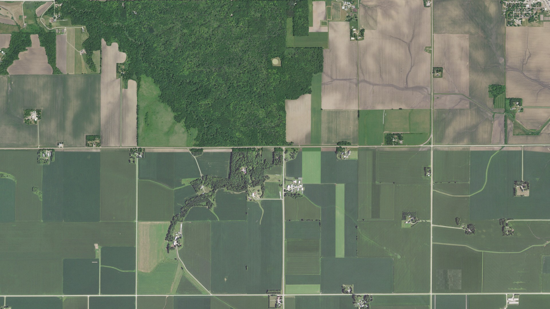 Natural-color aerial photograph of land around Wheeling, Minnesota