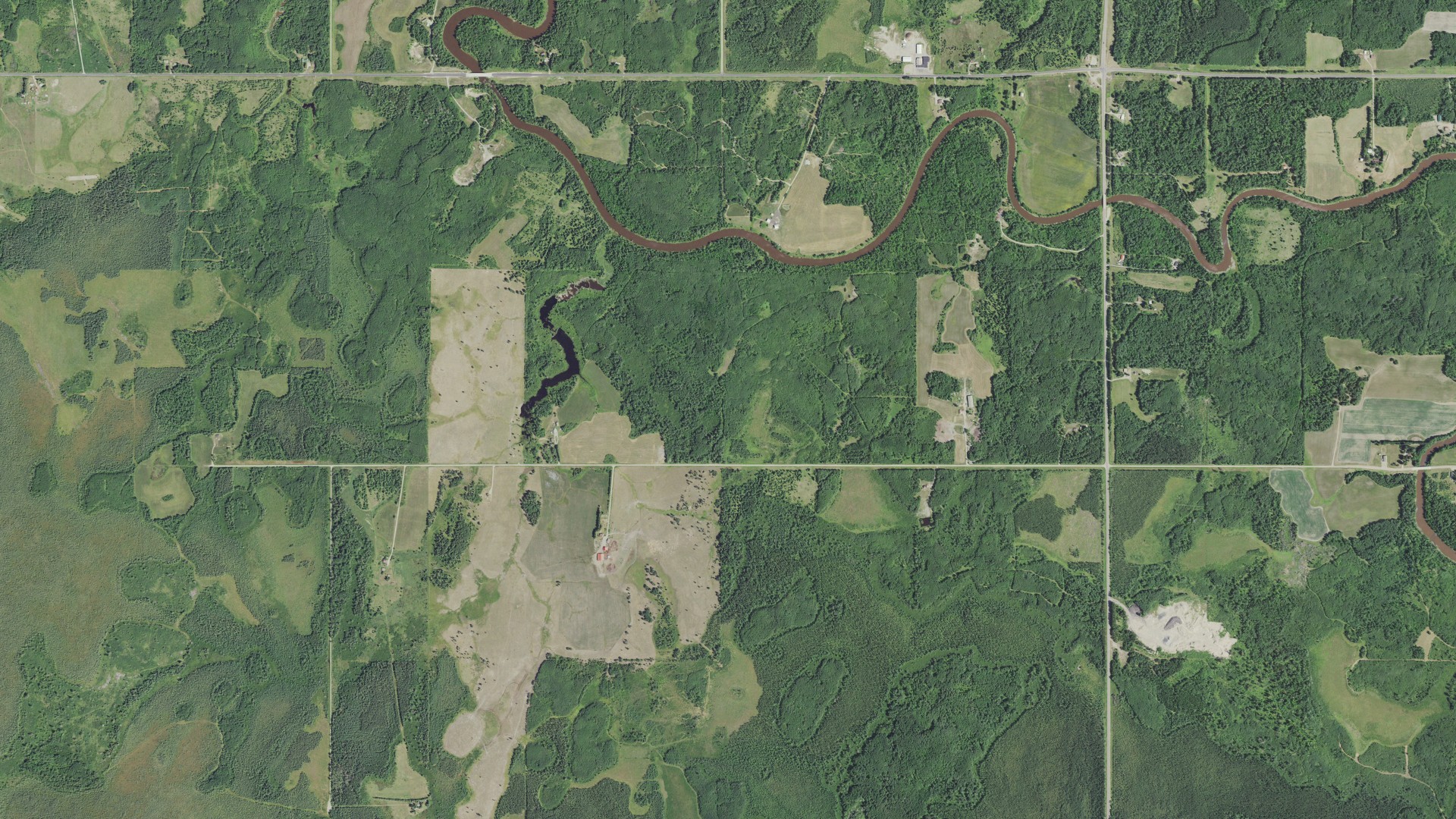 Natural-color aerial photograph of land around Linden Grove, Minnesota